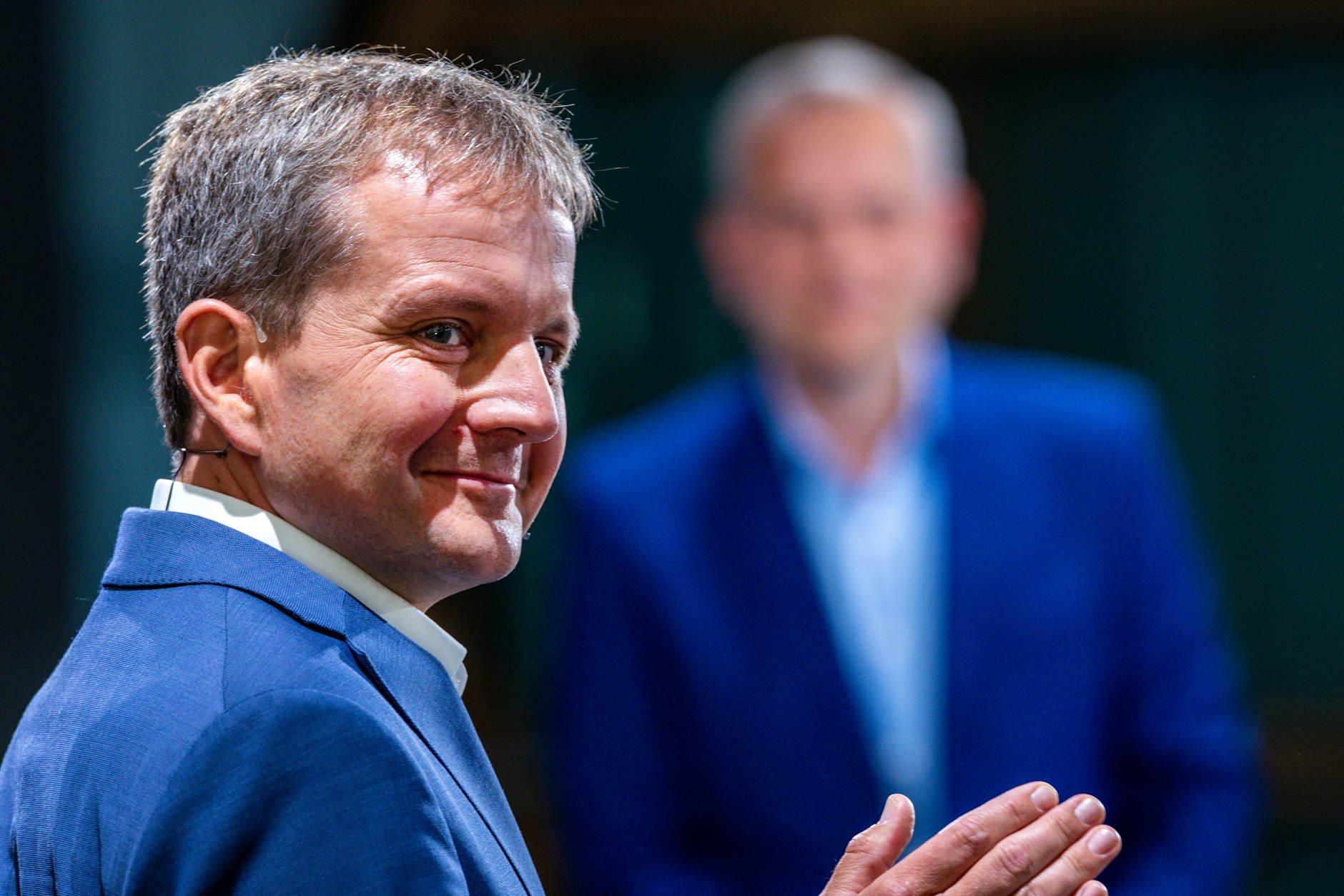 Rico Badenschier hat in Schwerin die Stichwahl gegen einen AfD-Kandidaten gewonnen.