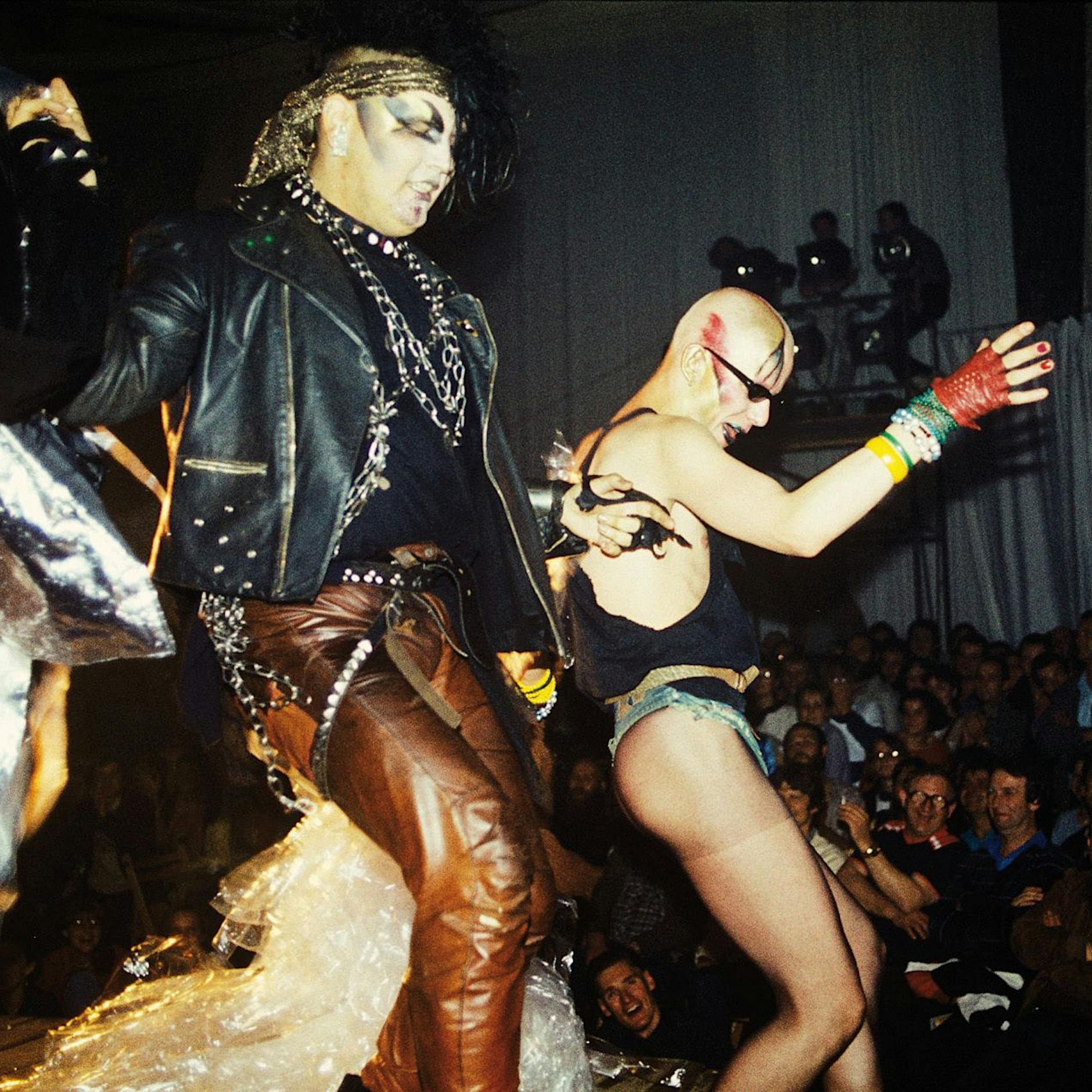 Sensationelle Party-Fotos aus der DDR: „Der große Schwof. Feste feiern im Osten“