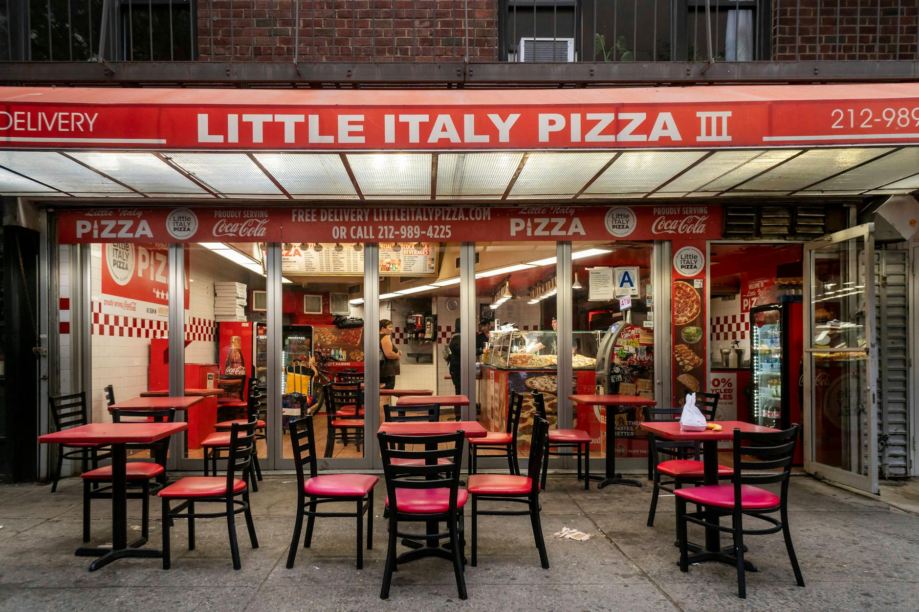 In Manhattan fast an jeder Ecke: Pizzerien haben im New Yorker Stadtbild einen festen Platz.