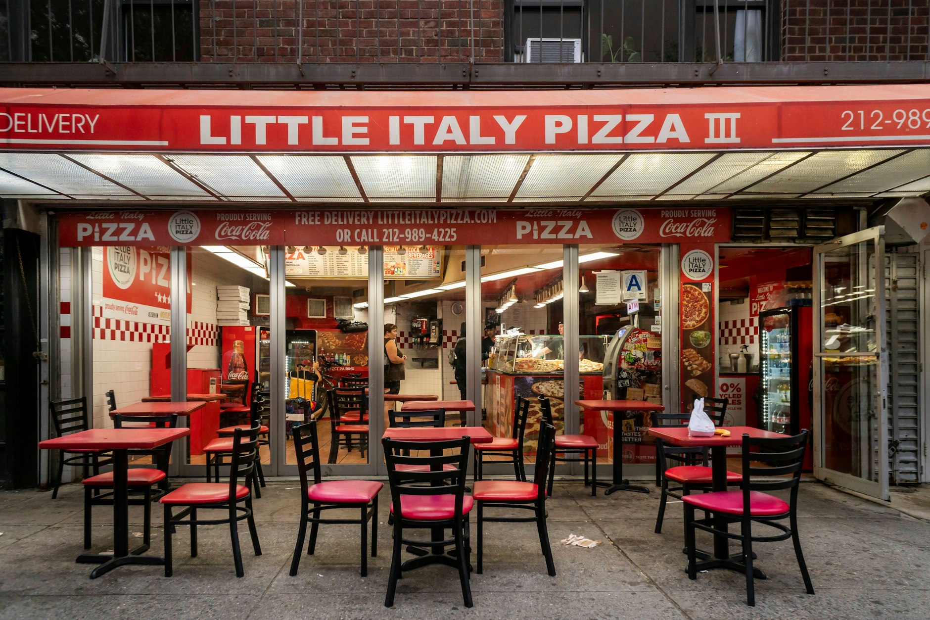 In Manhattan fast an jeder Ecke: Pizzerien haben im New Yorker Stadtbild einen festen Platz.