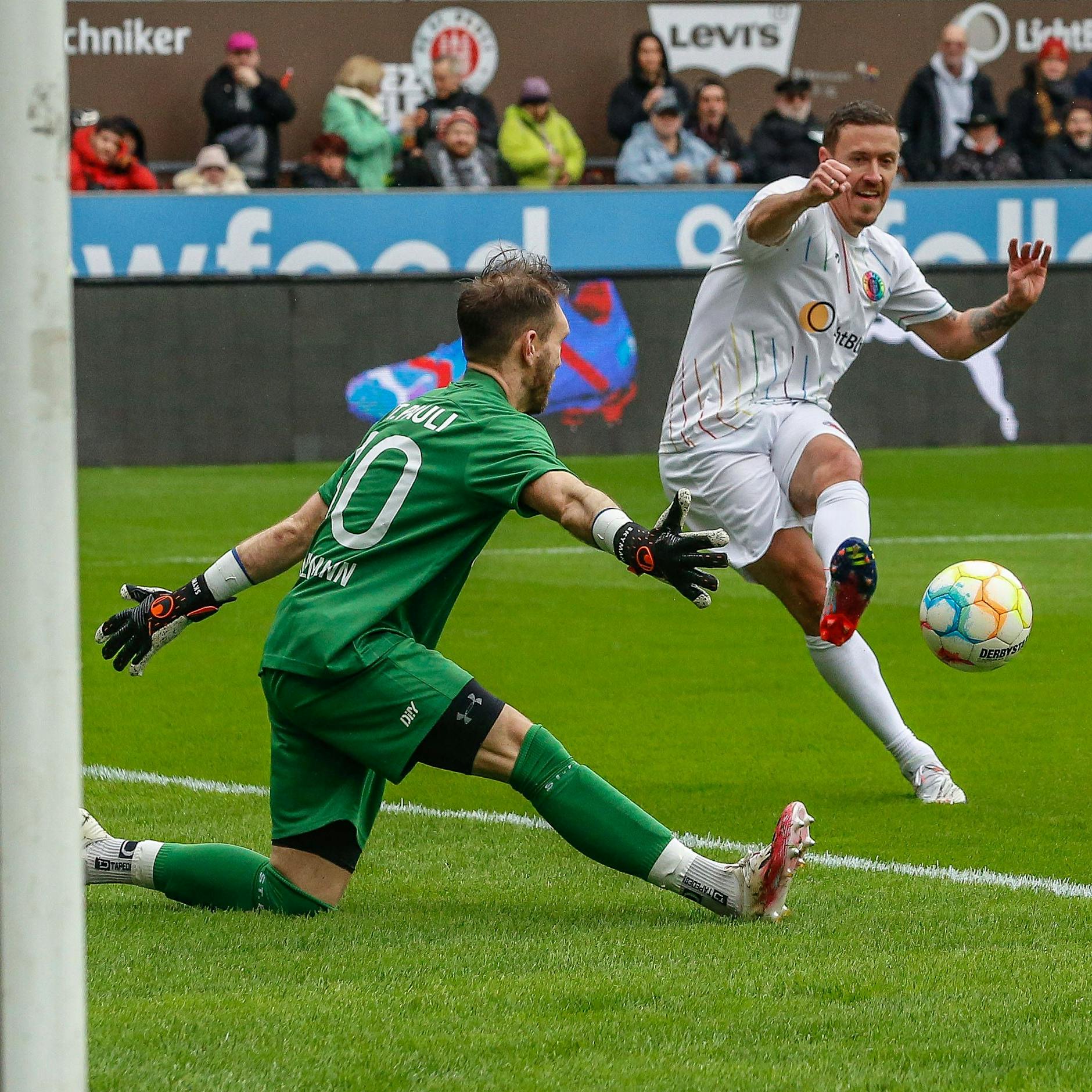 Jetzt bekam Ex-Union-Star Max Kruse sogar von Hannover einen Korb!