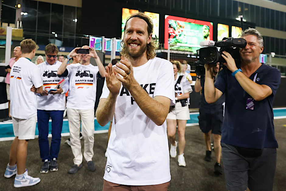 ARCHIV - Sebastian Vettel wird sein Weltmeister-Auto auf dem Nürburgring mit synthetischem Kraftstoff steuern.  