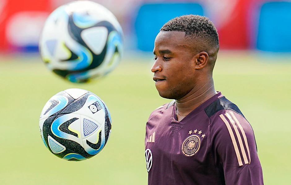 ARCHIV - DFB-Stürmer Youssoufa Moukoko will sich bei der U21-EM präsentieren.  
