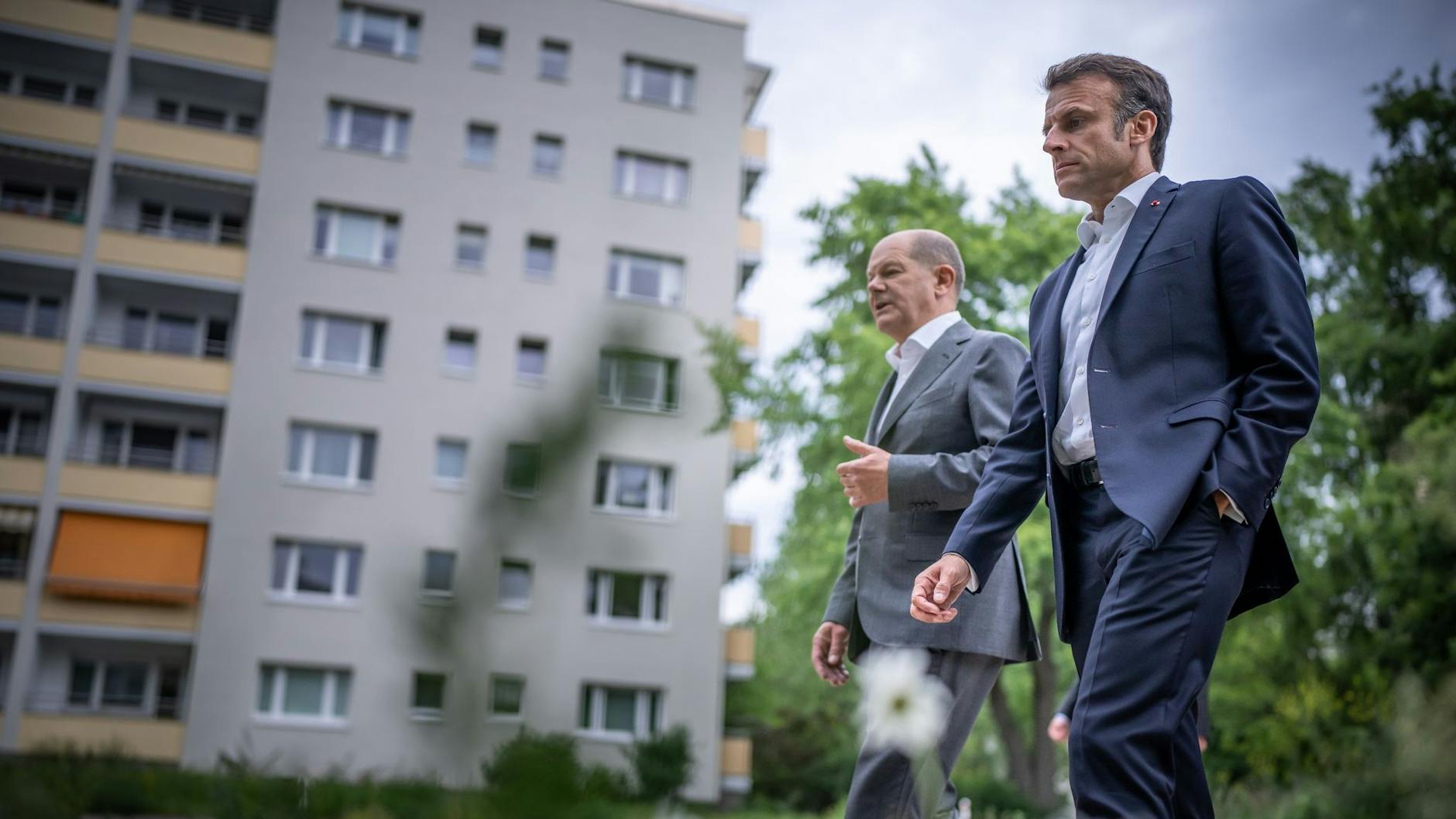 Zuletzt hatten sich Bundeskanzler Olaf Scholz (l.) und Frankreichs Präsident Emmanuel Macron in Paris getroffen.