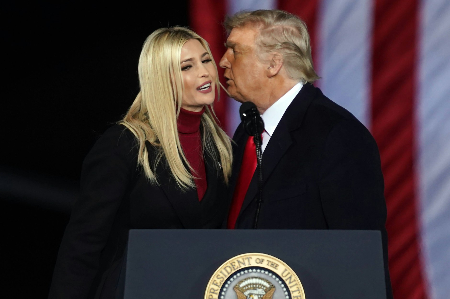 Donald Trump soll über Sex mit seiner Tochter Ivanka Trump fantasiert haben.