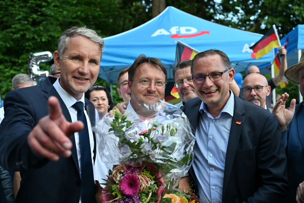 AfD in Sonneberg: Neonazi mit Luftballons gehörte zu NSU-Umfeld!