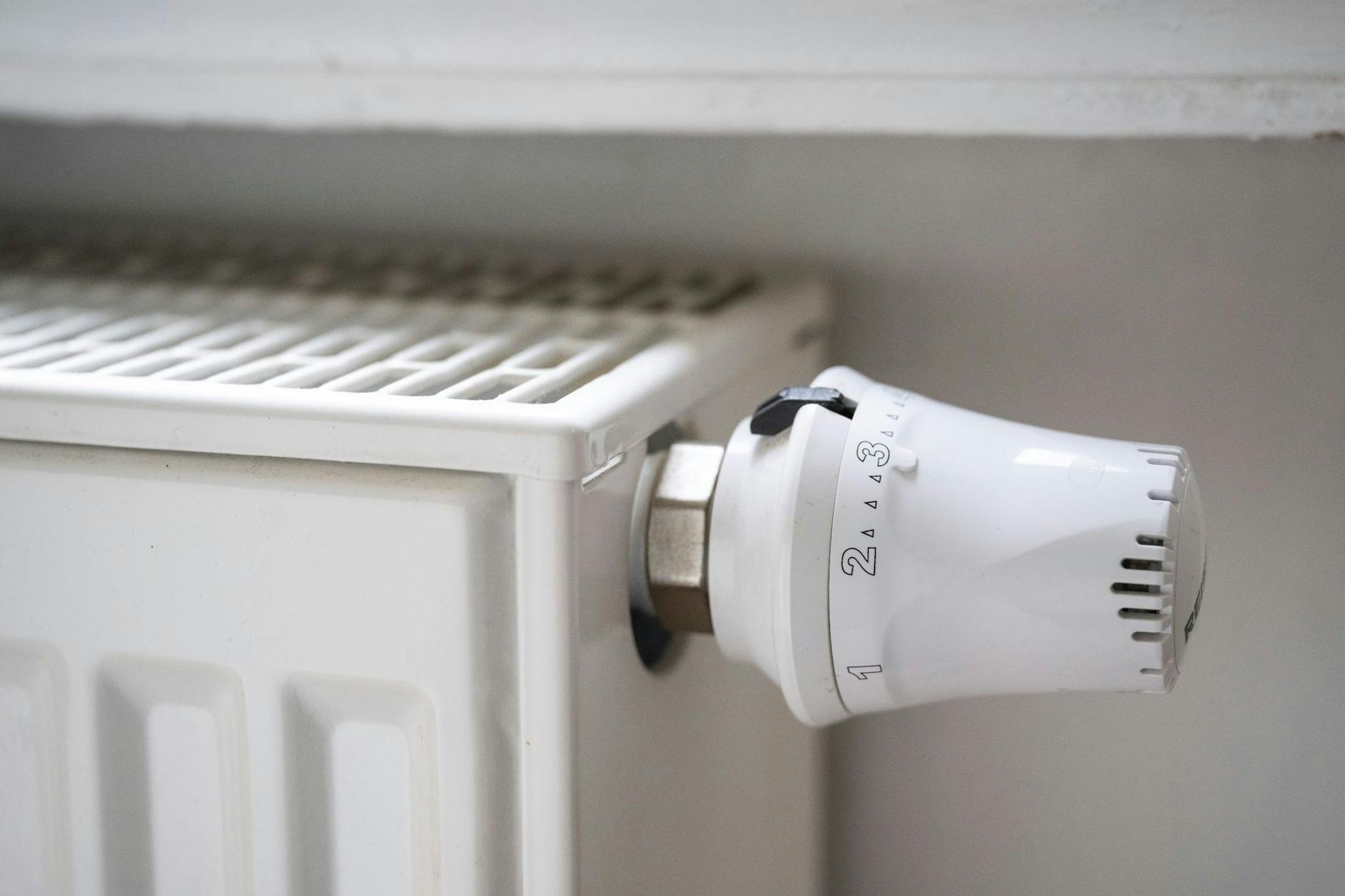 ARCHIV - Die Ampel strebt an, dass das Gebäudeenergiegesetz - das sogenannte Heizungsgesetz - noch vor der Sommerpause, die nach dem 7. Juli beginnt, vom Bundestag verabschiedet wird.