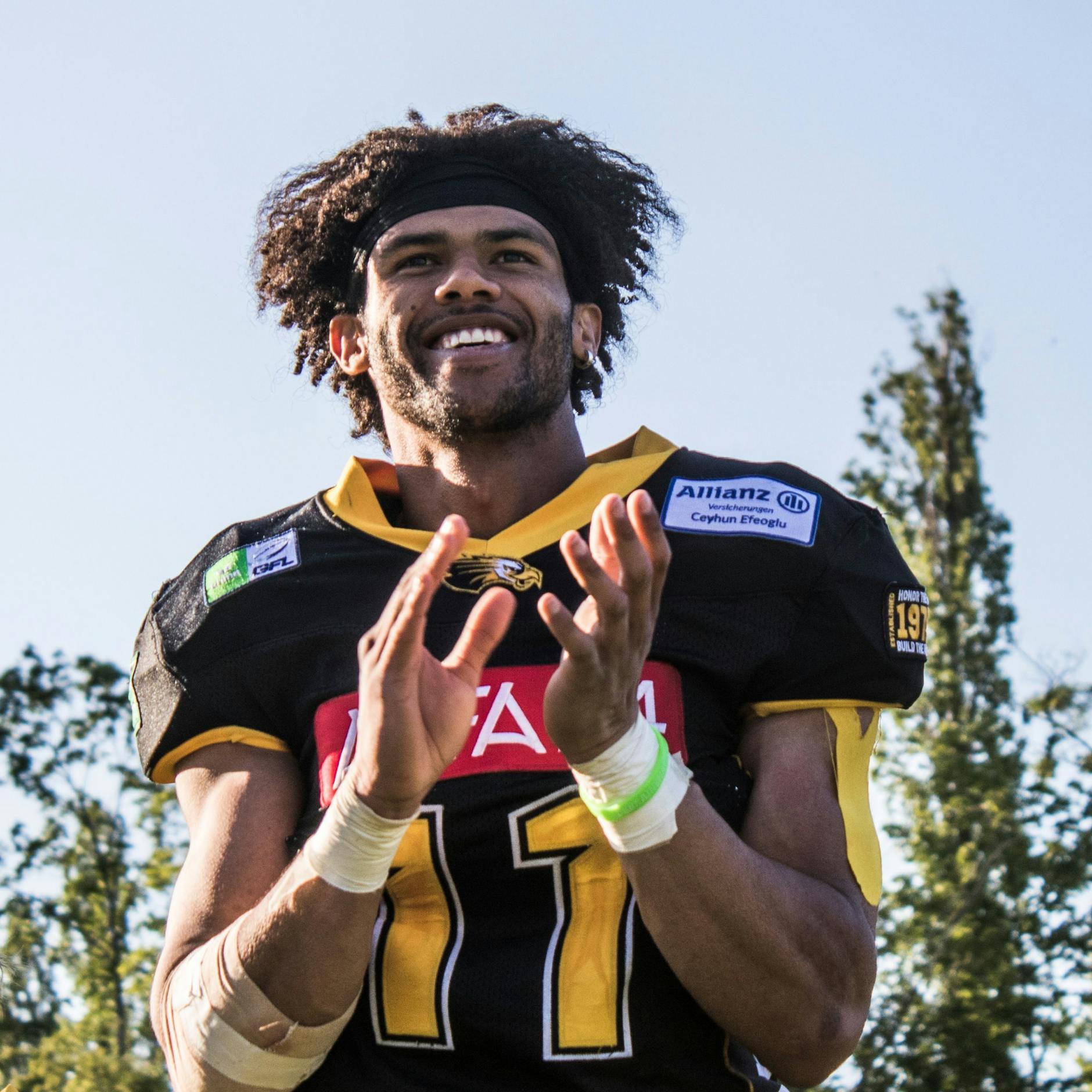 Maylan Bacher ist ein schneller, explosiver Footballspieler.