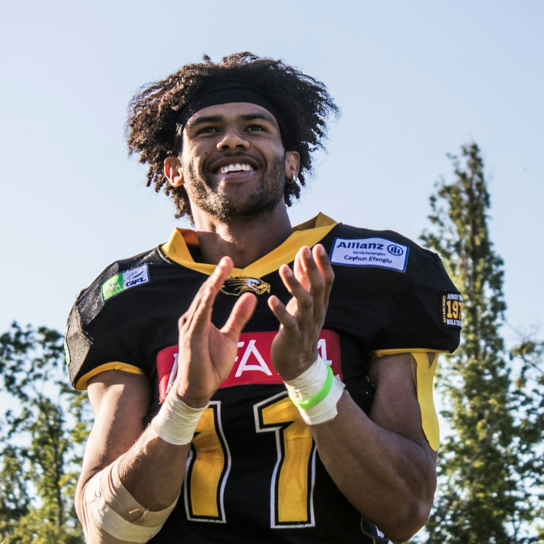 Maylan Bacher ist ein schneller, explosiver Footballspieler.