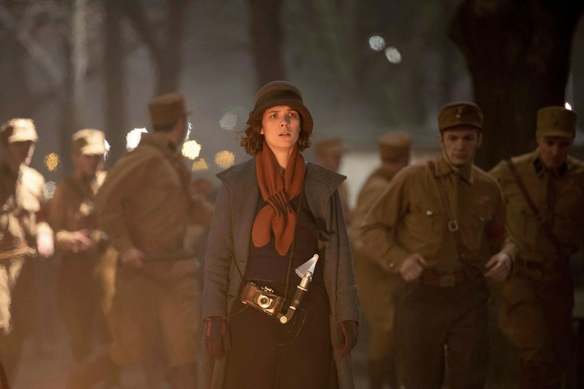 Charlotte Ritter (Liv Lisa Fries) in einer Szene der neuen Folgen von „Babylon Berlin“. Die vierte Staffel wird dieses Jahr wieder auf dem „Tatort“-Sendeplatz am Sonntagabend starten.