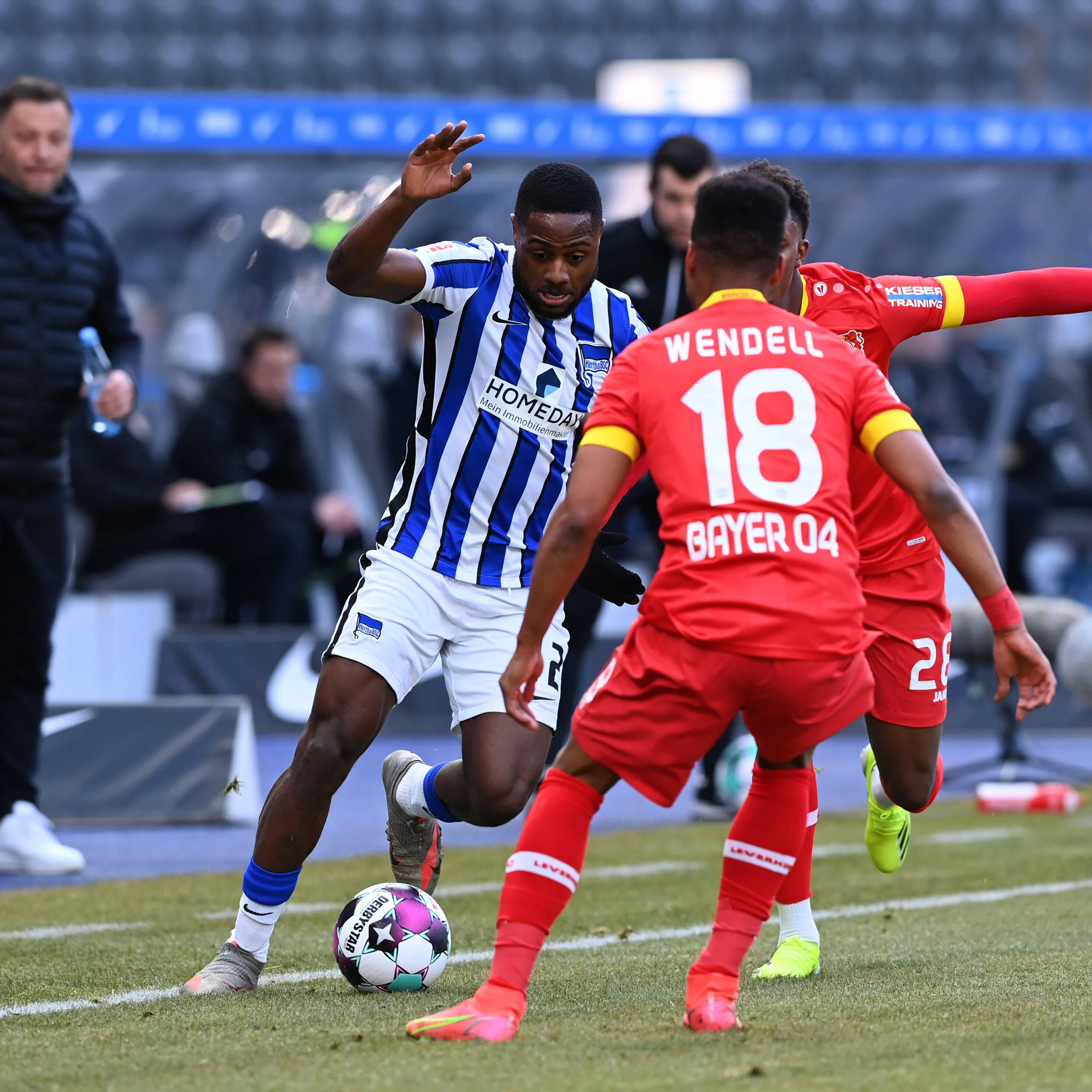 Im Frühjahr 2021 war Zeefuik sogar Stammspieler bei Trainer Pal Dardai und machte beim 3:0 gegen Leverkusen sein bisher einziges Tor für Hertha BSC.