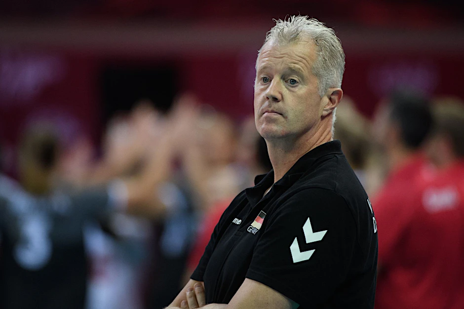 ARCHIV - Vital Heynen ist der Trainer der deutschen Volleyballerinnen.  