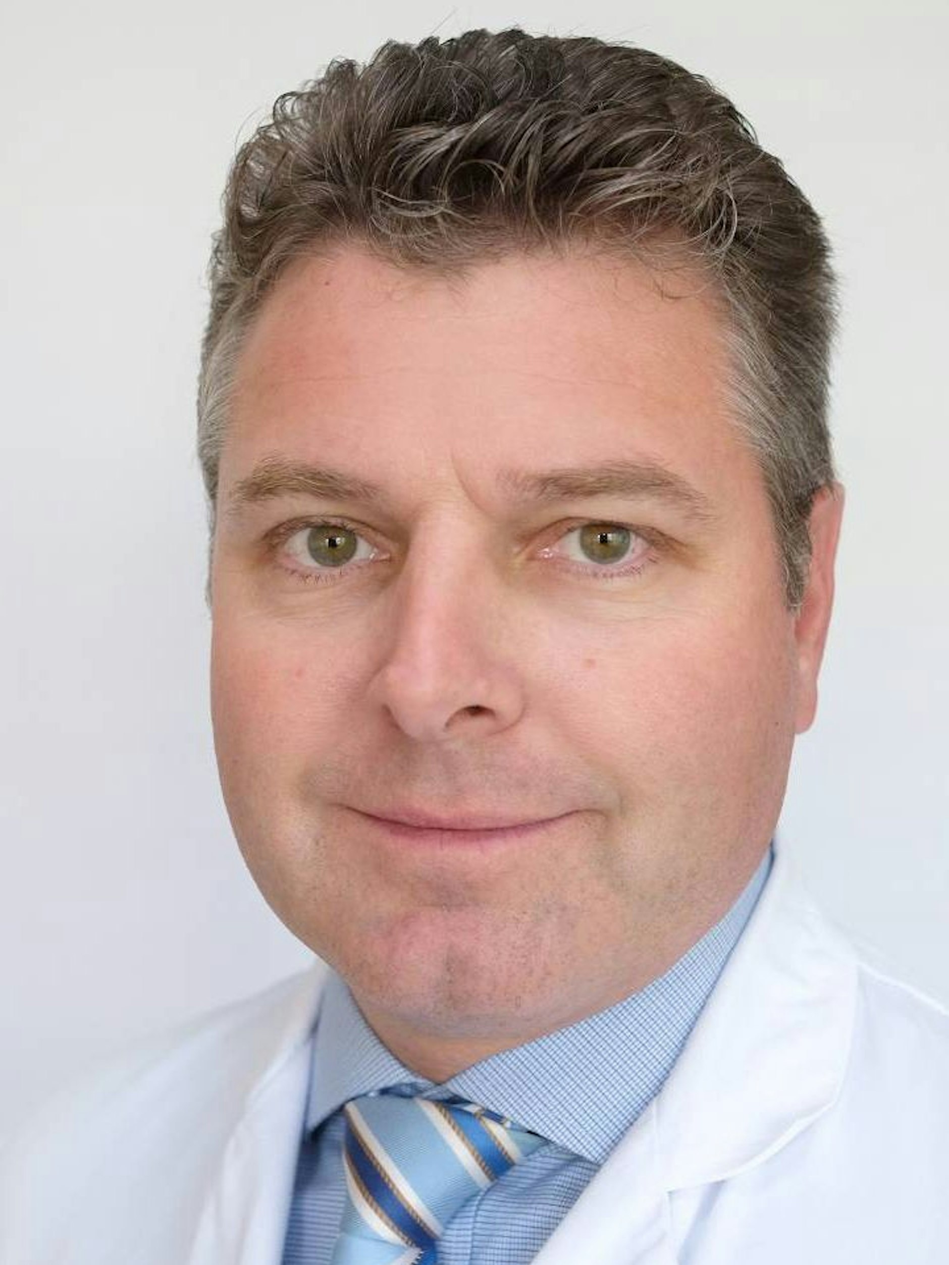 Dr. Sven Armbrust erklärt die Wirkung der Droge „Blue Punisher“ und wie sie das Gehirn zerstört.