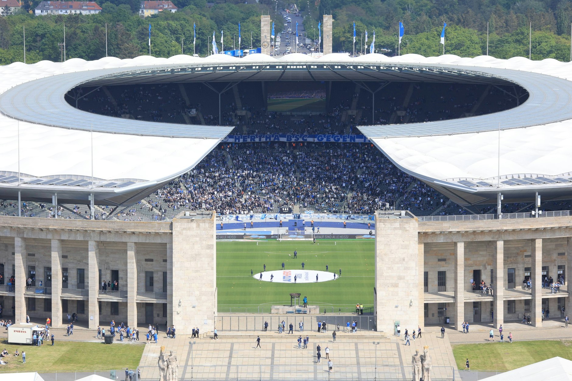 Die Heimspielstätte von Hertha BSC. Nächste Saison spielt der Klub ohne Mietkosten im Olympiastadion. Der Senat stundete die Miete.