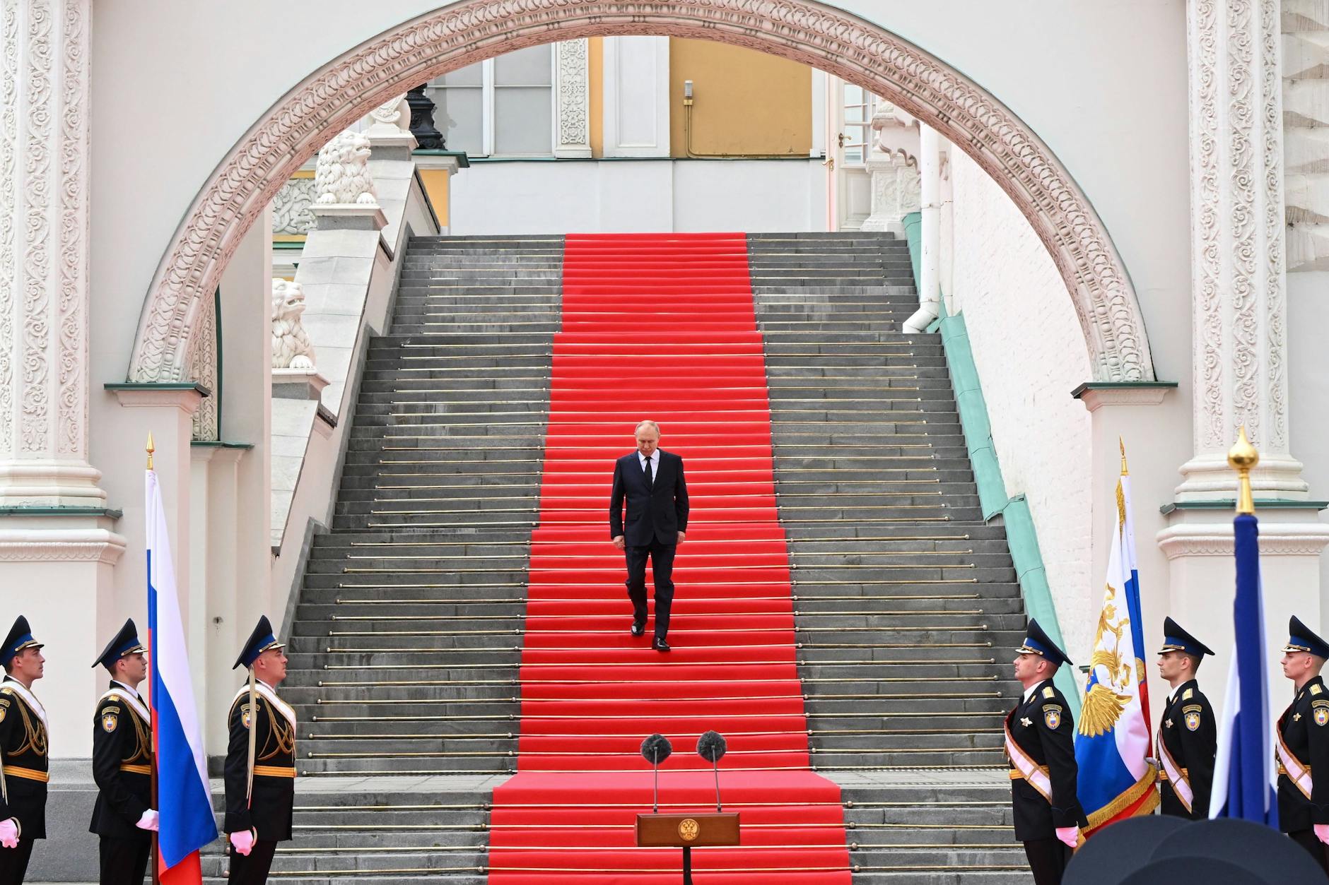 Wladimir Putin: Staatsmann oder Strongman?