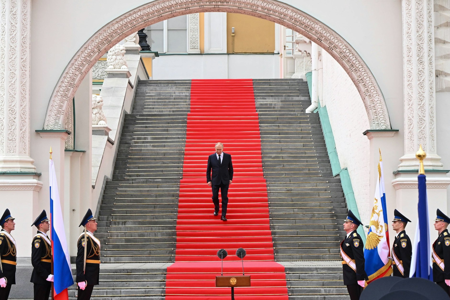 Wladimir Putin: Staatsmann oder Strongman?