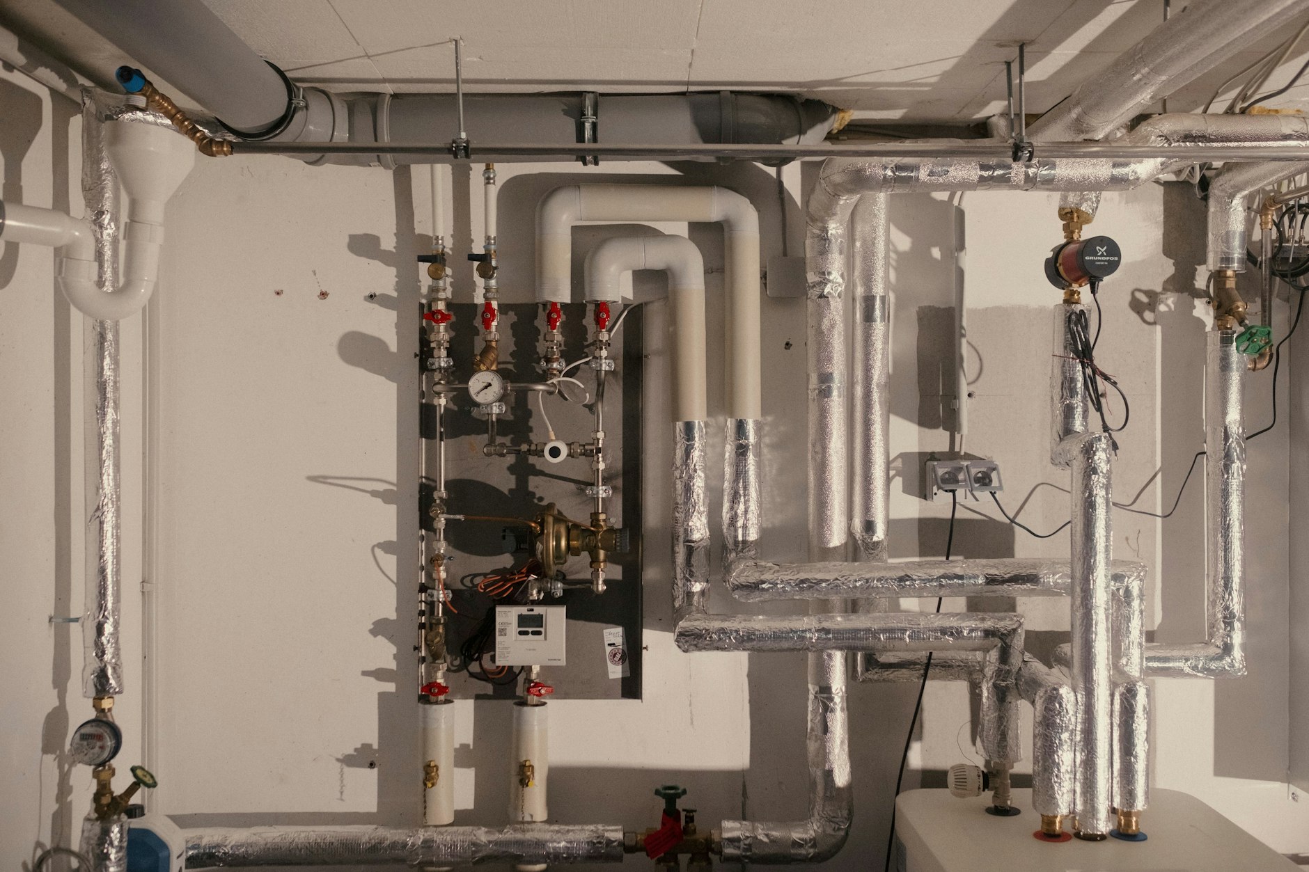 Heizen mit Fernwärme: So sieht der Heizungskeller von Andreas Naumann in Berlin-Pankow aus.