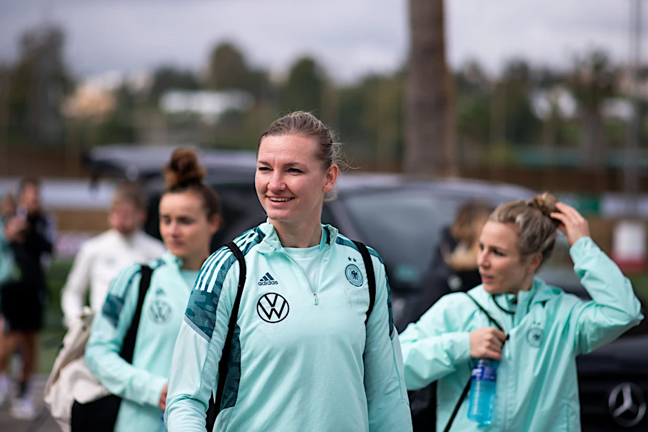 Alexandra Popp (Deutschland, #11) nach dem Training, ESP, DFB Fussball Frauen Nationalmannschaft, Trainingslager Marbella Football Center, Spielzeit 2022/2023, 15.02.2023  Eibner-Pressefoto/Michael Memmler