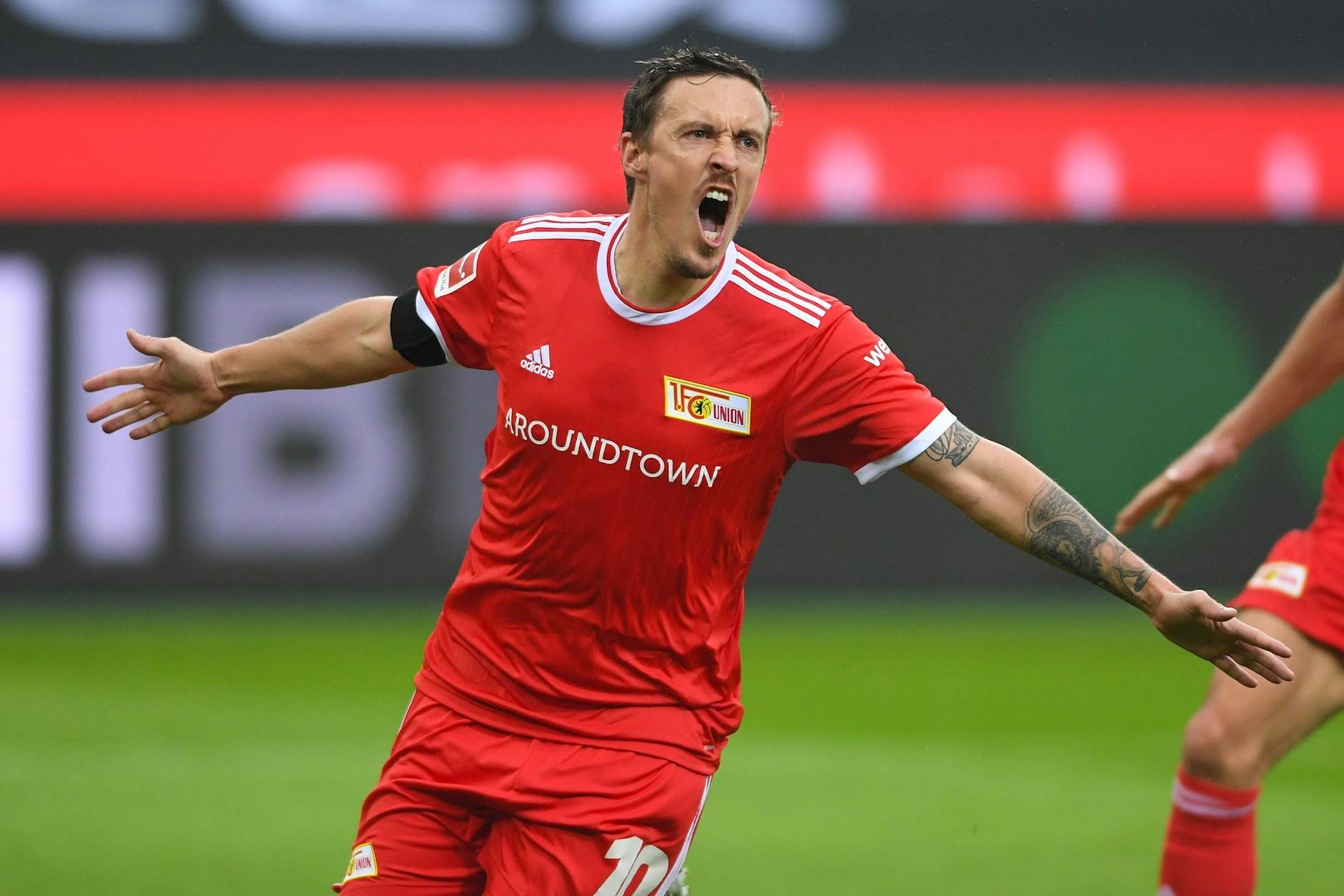 Tore gegen Ex-Vereine tun immer gut: Hier feiert Max Kruse einen Treffer gegen Borussia Mönchengladbach.