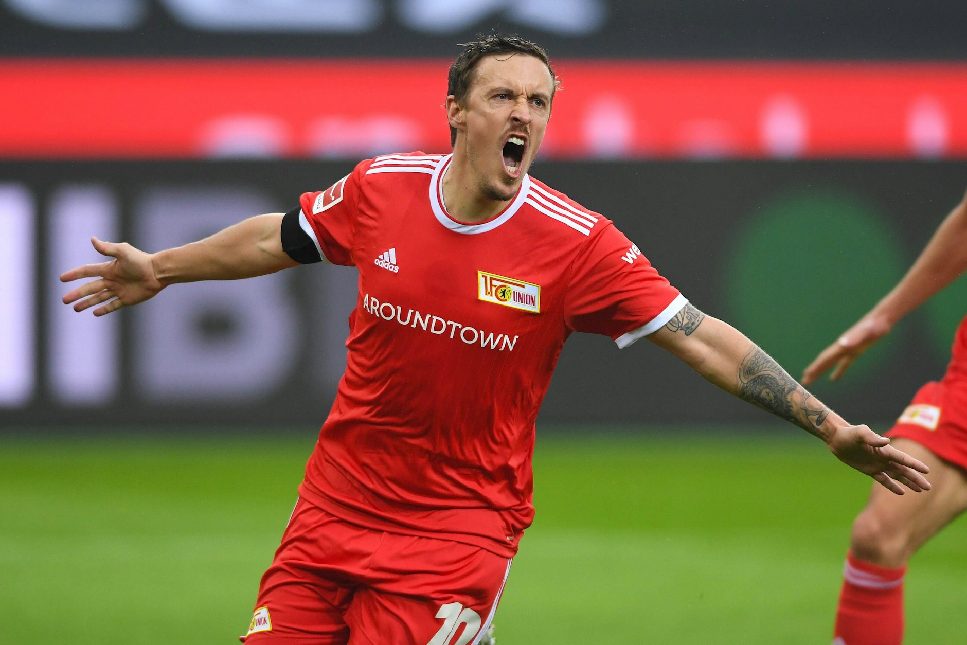 Tore gegen Ex-Vereine tun immer gut: Hier feiert Max Kruse einen Treffer gegen Borussia Mönchengladbach.