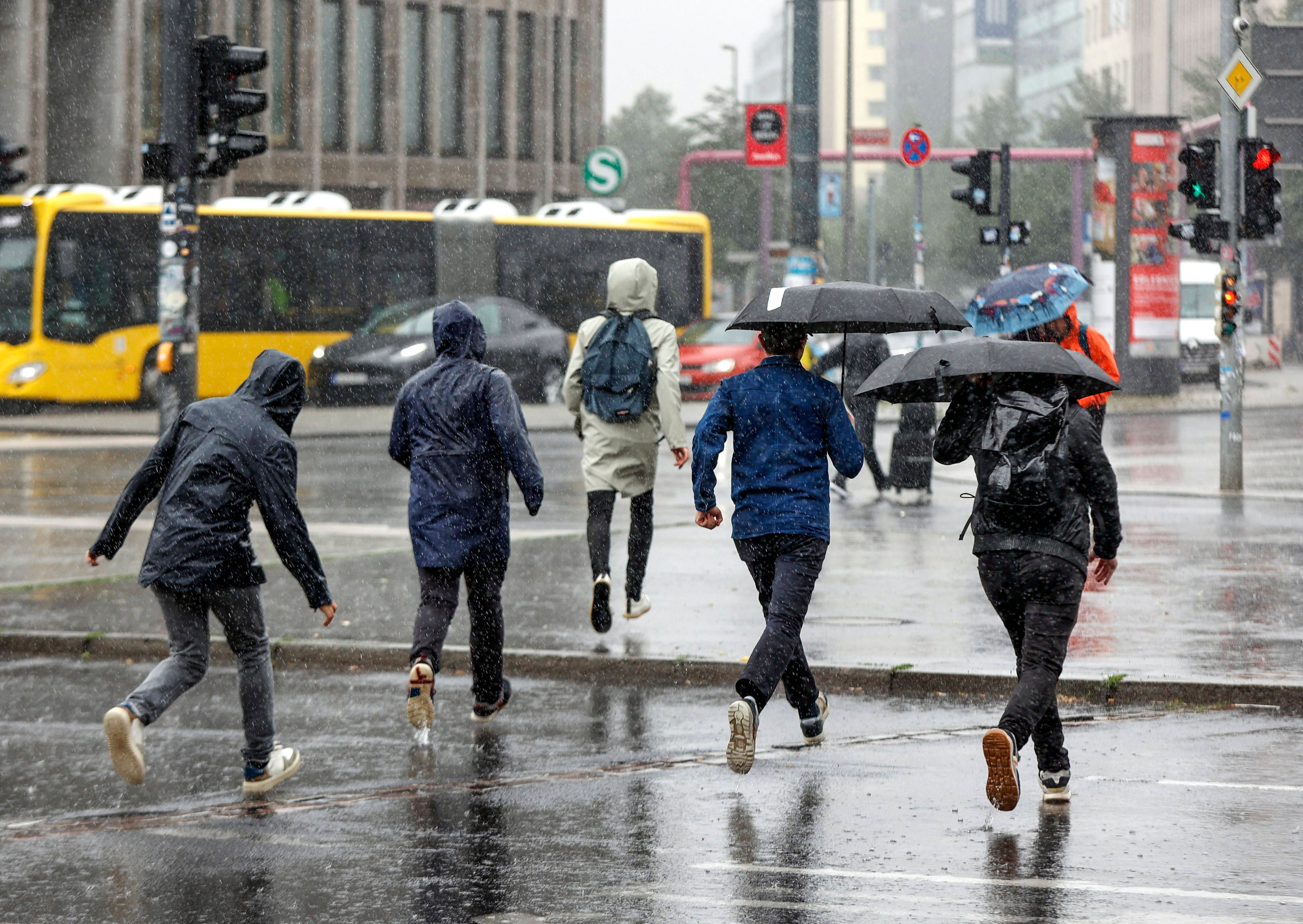 Wetter: Am Freitag Fegen Wieder Gewitter Und Starkregen über Berlin