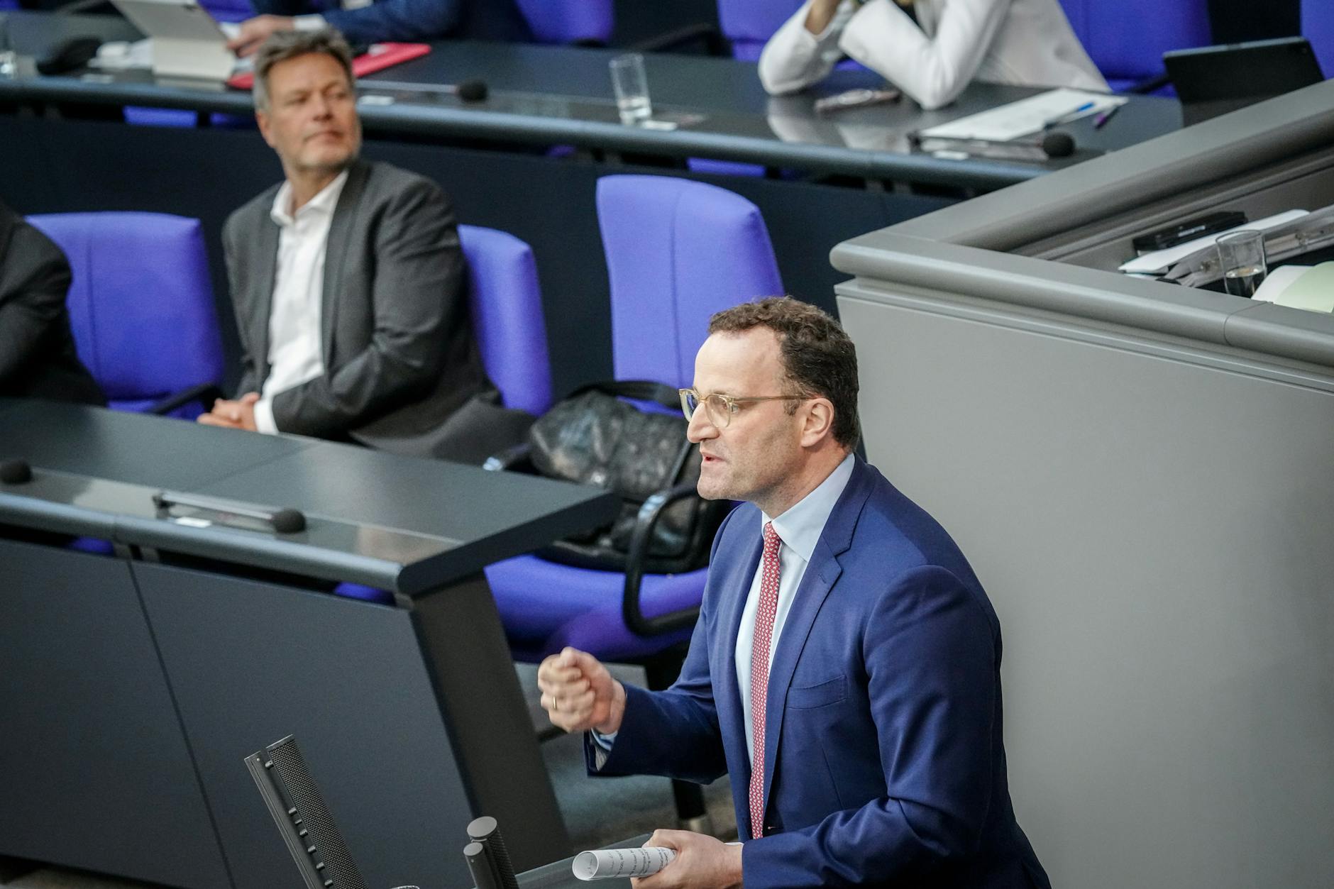 Jens Spahn (CDU) spricht im Bundestag