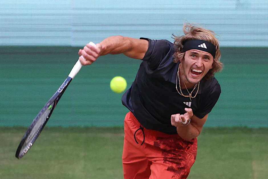 Alexander Zverev bekommt es in Wimbledon womöglich schon in der ersten Woche mit Carlos Alcaraz zu tun.