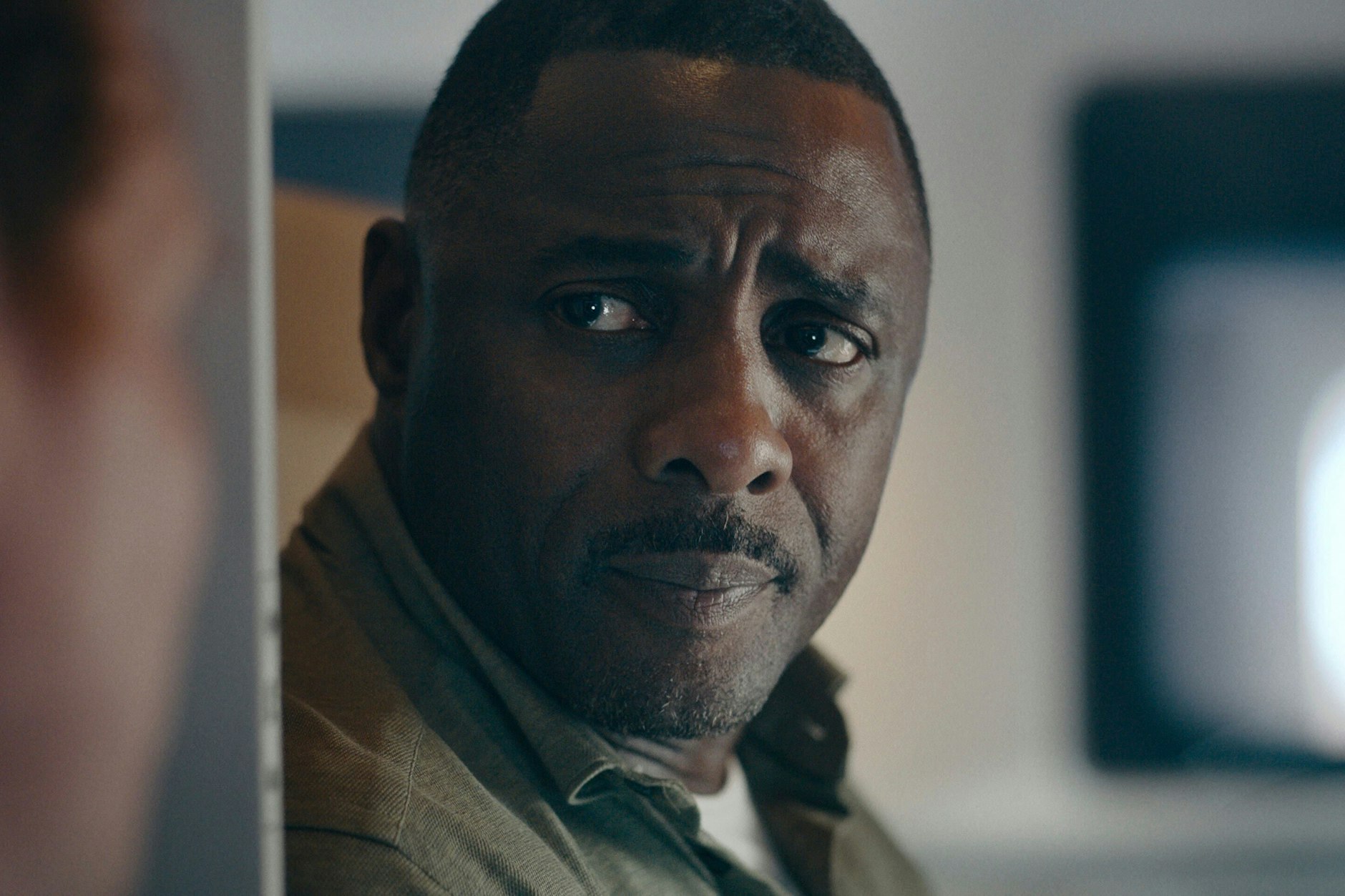 Wer ihm blöd kommt, ist an den Falschen geraten: Idris Elba in „HIjack“