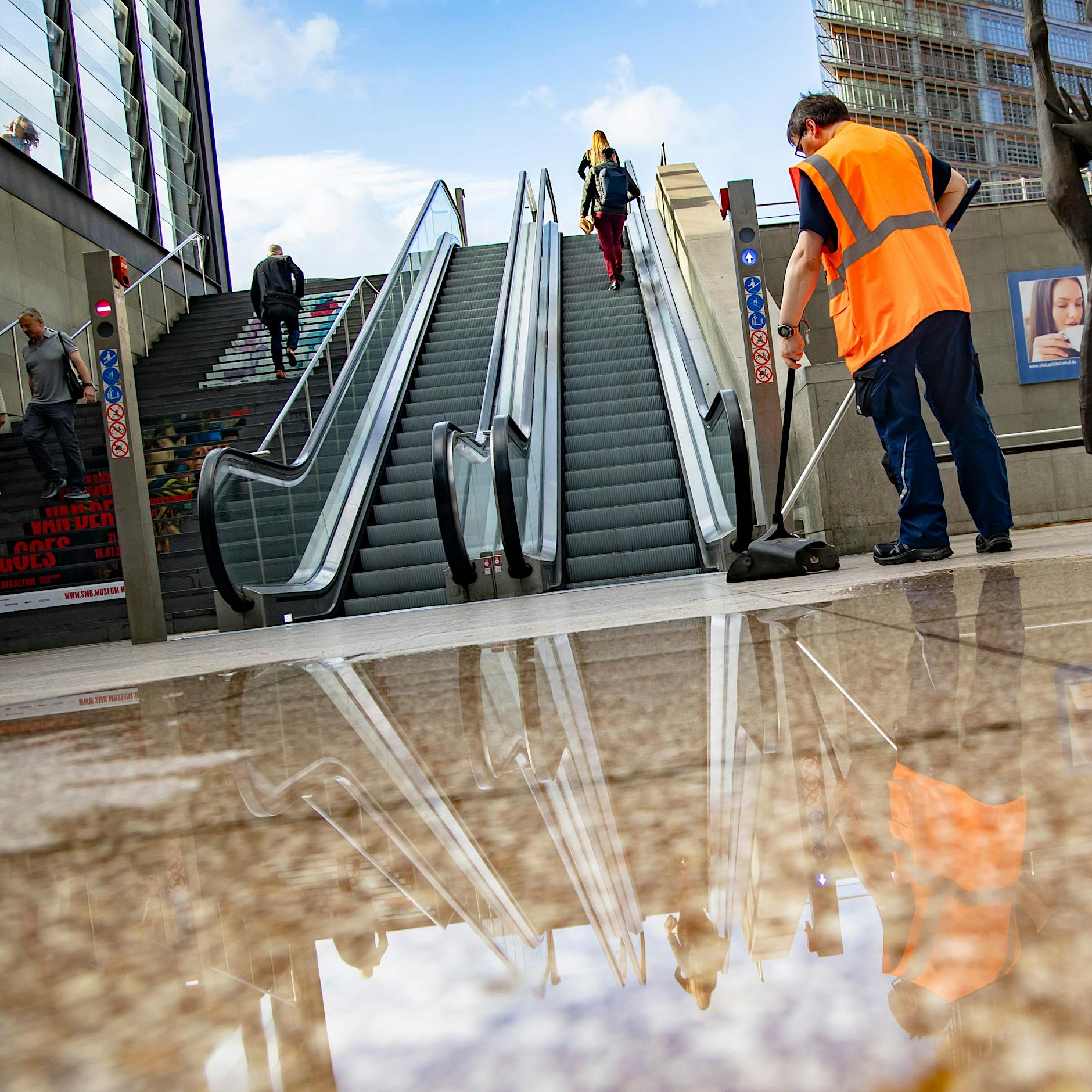 Reinigungskräfte am Potsdamer Platz: „Sie sollen sich nicht durch die obere Stadt bewegen“