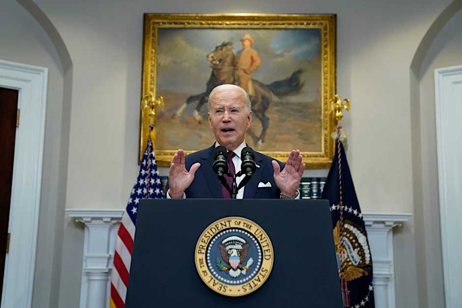 US-Präsident Joe Biden spricht im Roosevelt Room des Weißen Hauses über das Urteil des Obersten Gerichts der USA zur Förderung von ethnischen Minderheiten bei der Zulassung an Universitäten.  