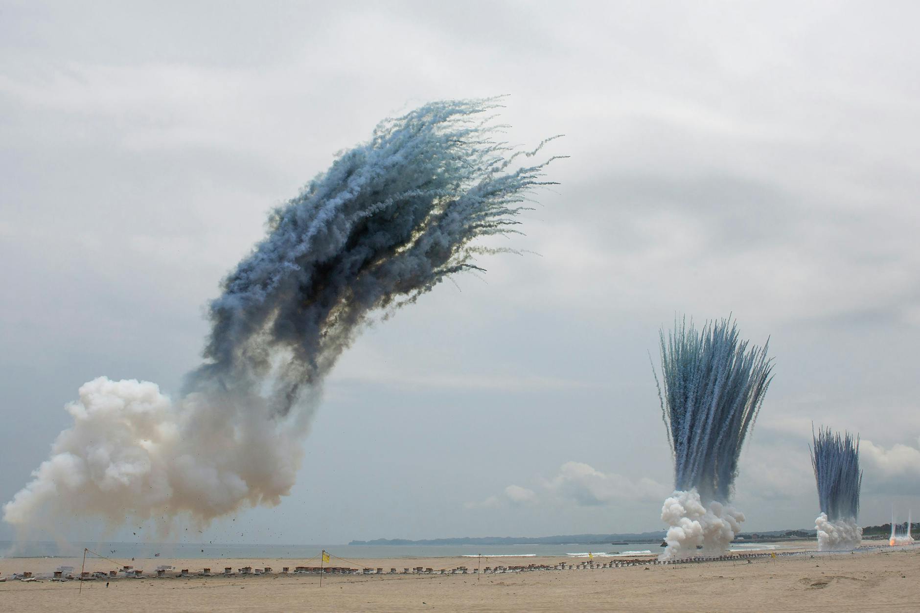 Wie gemalt: das Tagesfeuerwerk von Cai Guo-Qiang.