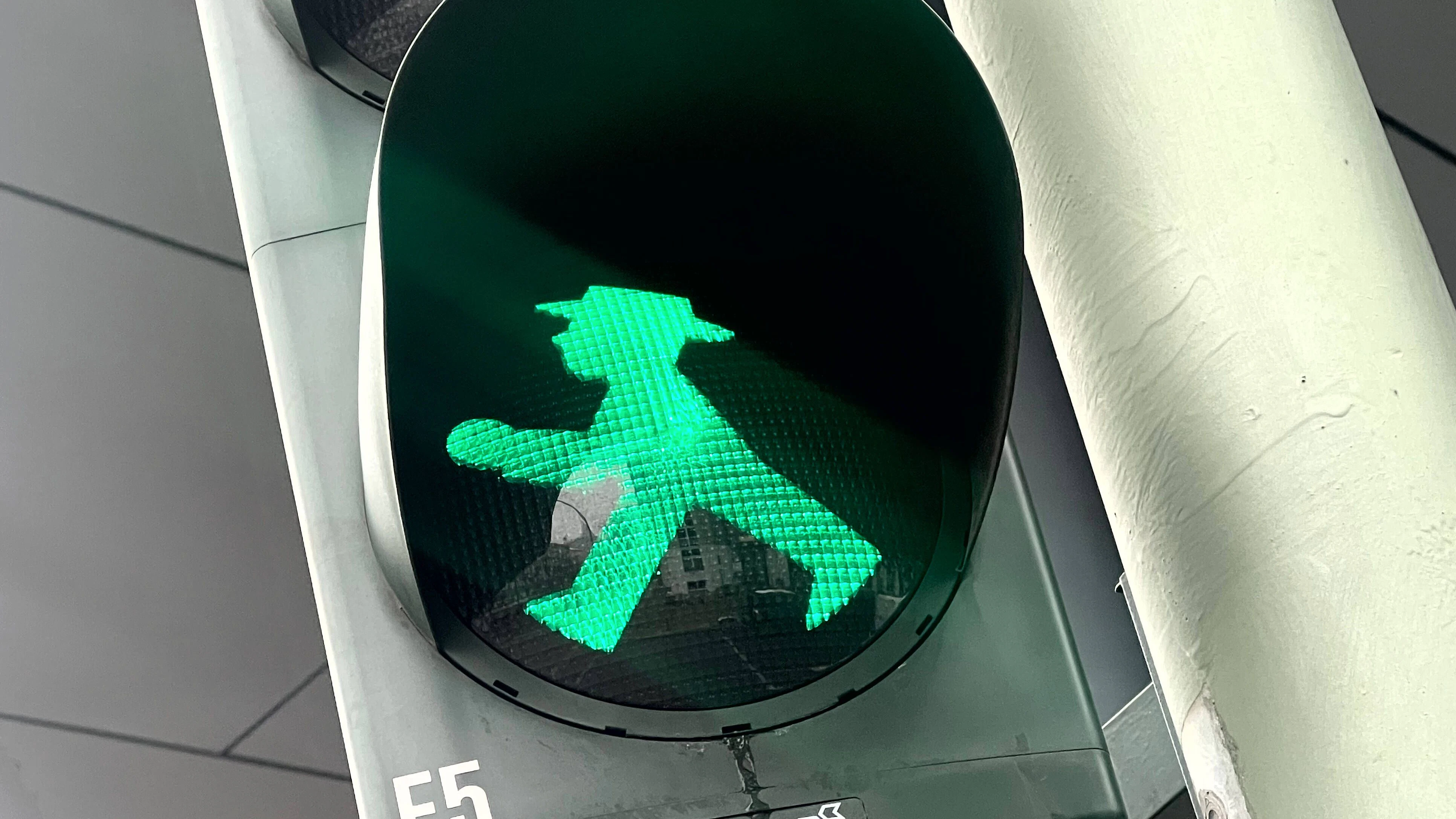 Das Ampelmännchen hat die DDR überlebt und erfreut sich bis heute großer Beliebtheit.