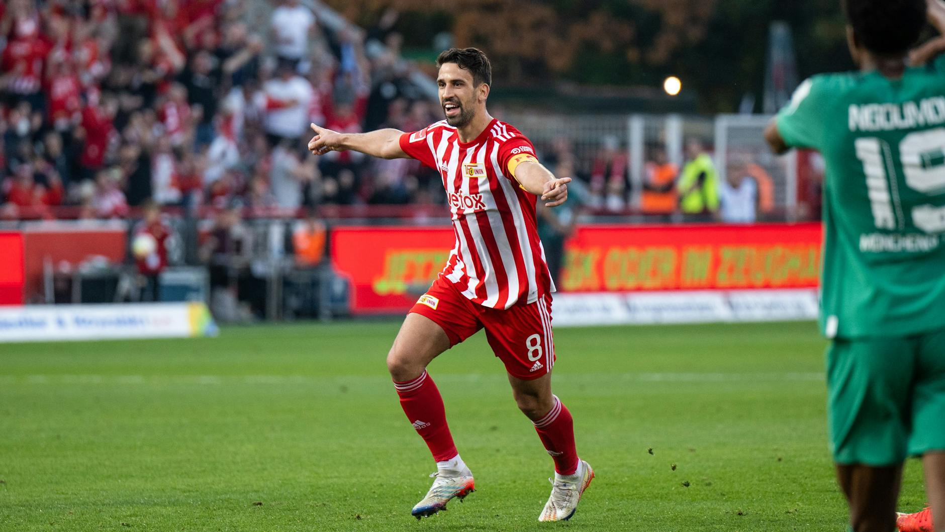 Rani Khedira jubelt völlig losgelöst. Der Weltmeisterbruder ist ein echter Glücksfall für den 1. FC Union.