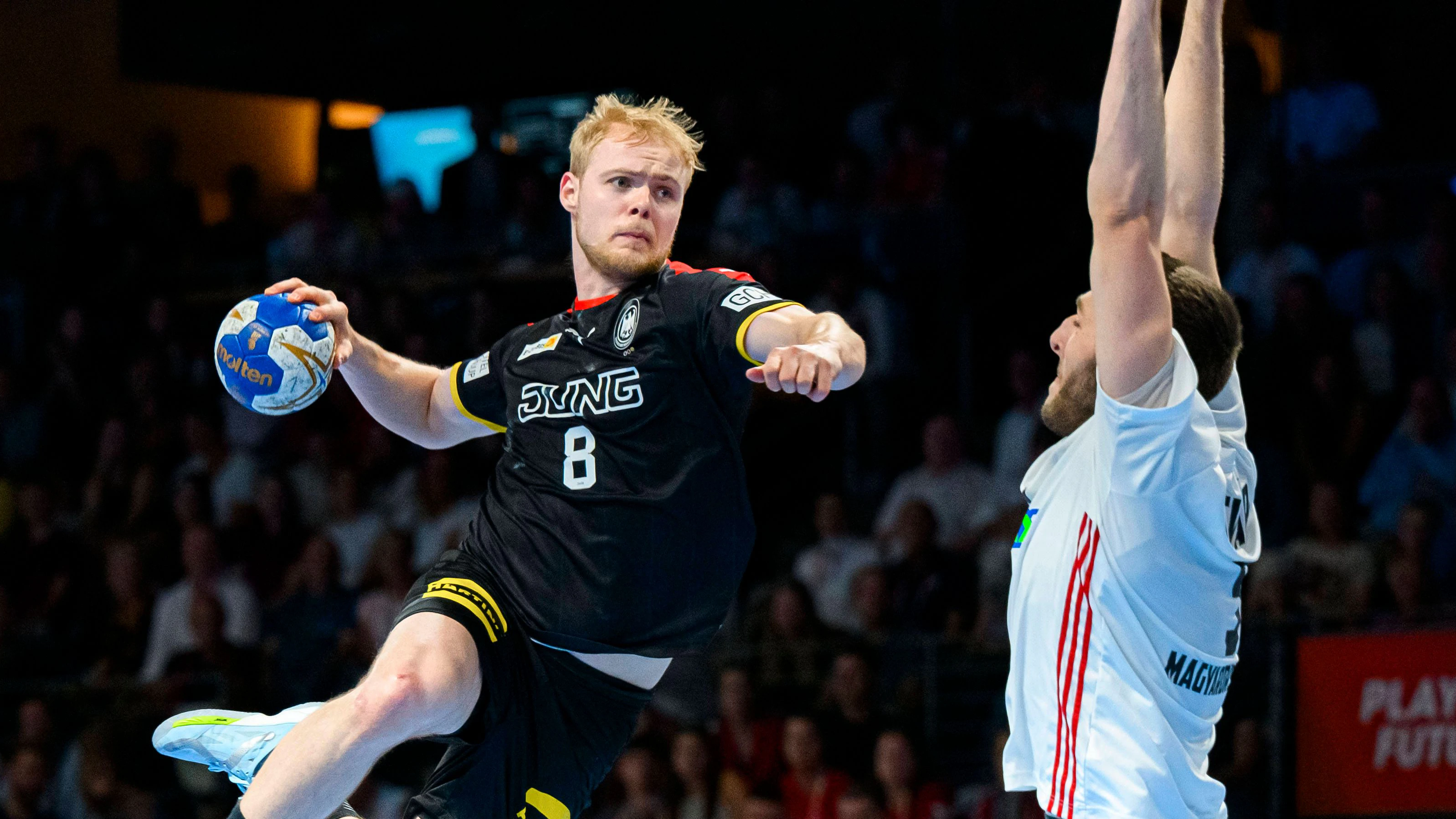 Jungfuchs Matthes Langhoff nimmt im U21-WM-Fianle gegen Ungarn genau Maß.