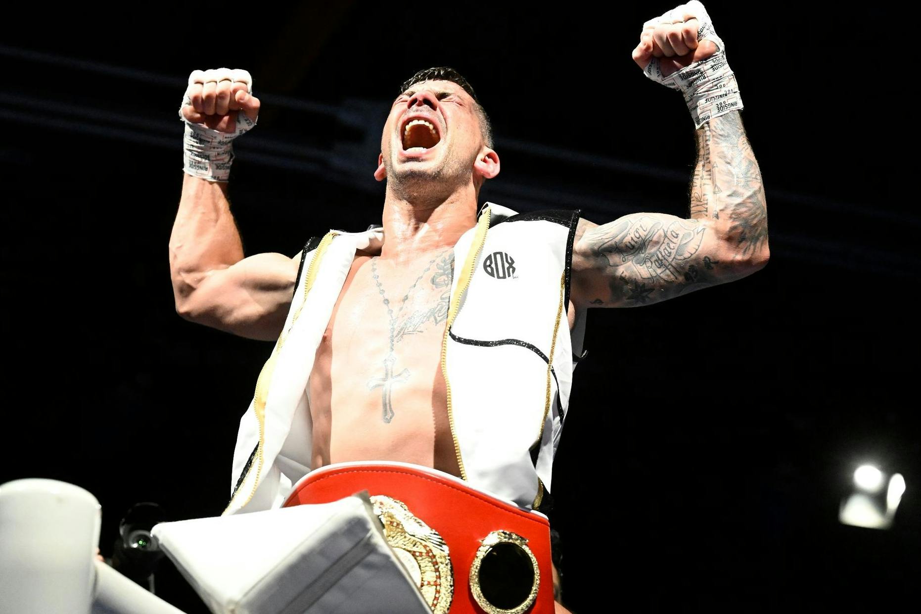 Mehr Jubel geht kaum: Vincenzo Gualtieri lässt als Weltmeister seinen Gefühlen freien Lauf.