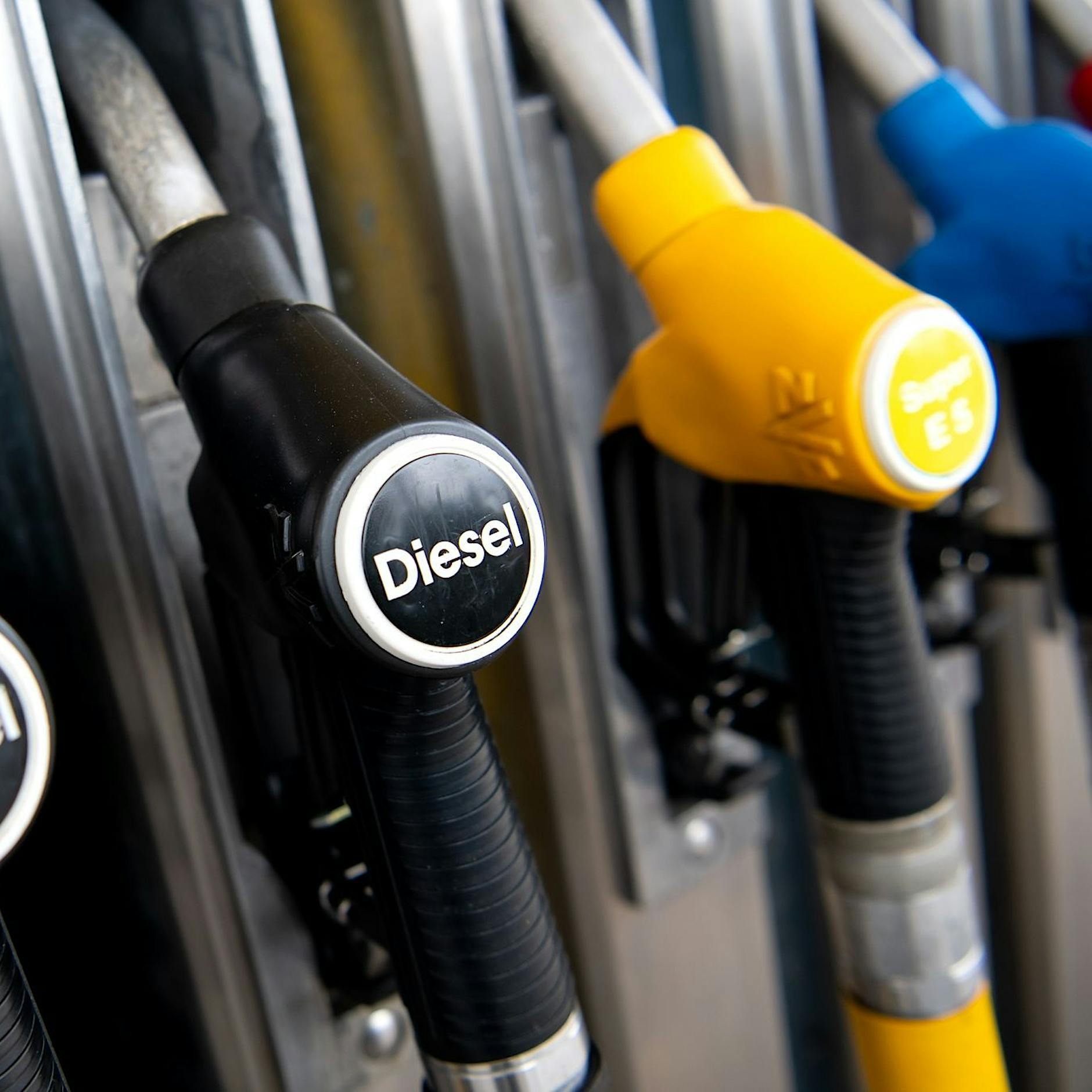 ADAC-Bilanz: Tanken in Deutschland ist zu teuer