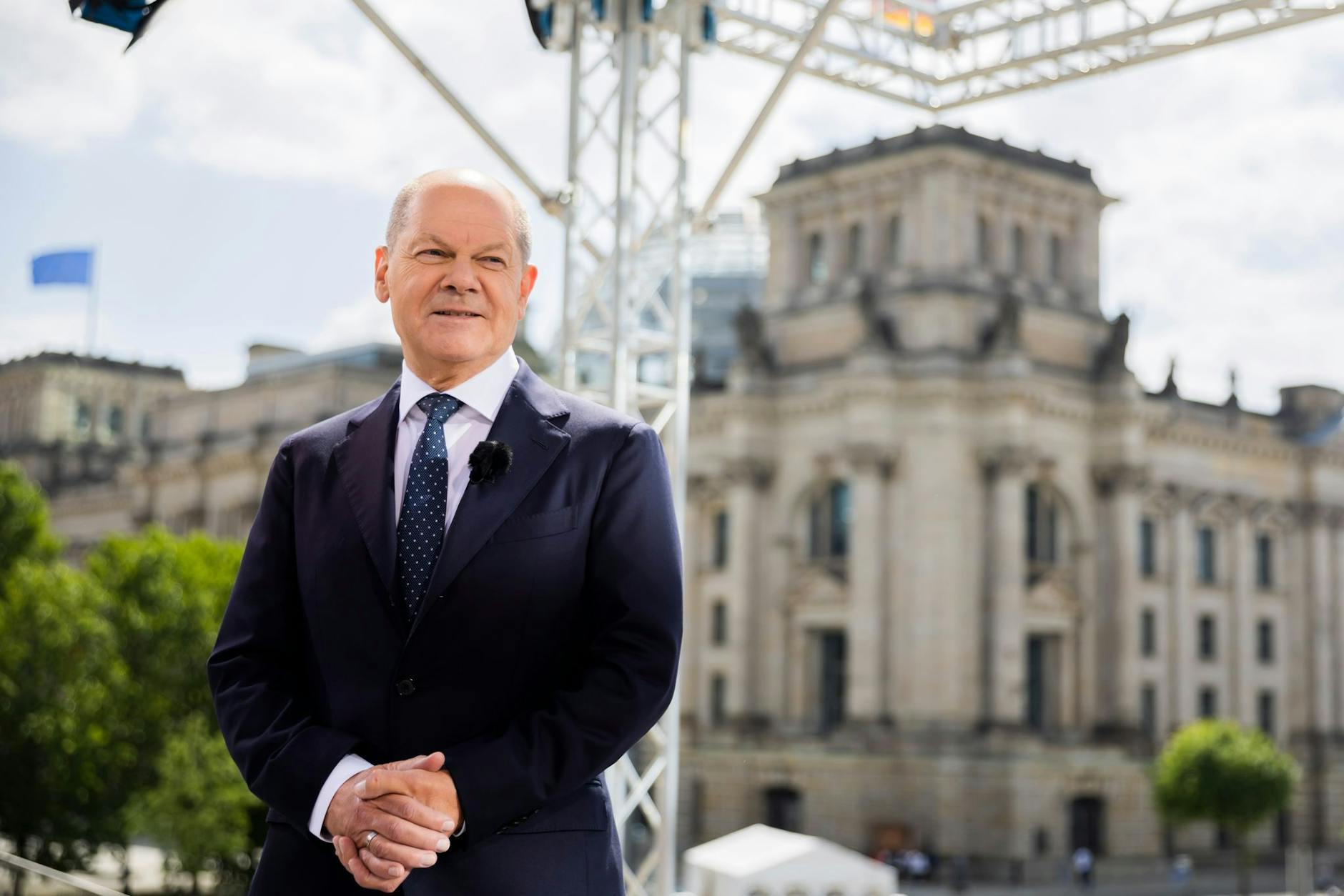 Kanzler Olaf Scholz muss in der Ampel-Koalition zwischen FDP und Grünen vermitteln.