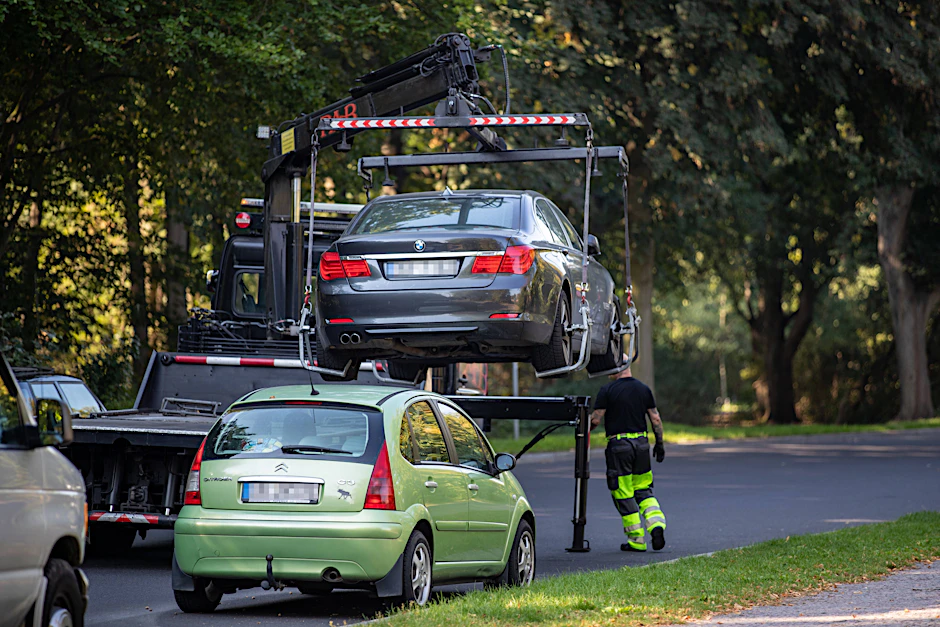 In Berlin sind derzeit betrügerische Abschleppdienste unterwegs. Sie fordern ein Lösegeld.