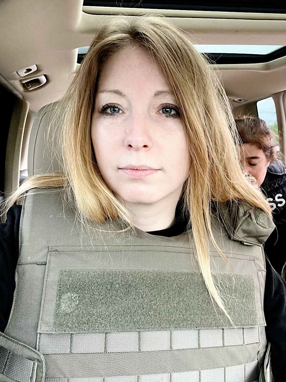 Victoria Amelina erlag den schweren Verletzungen, die sie bei einem russischen Raketenangriff auf eine Pizzeria im ukrainischen Kramatorsk am Dienstag erlitten hatte.