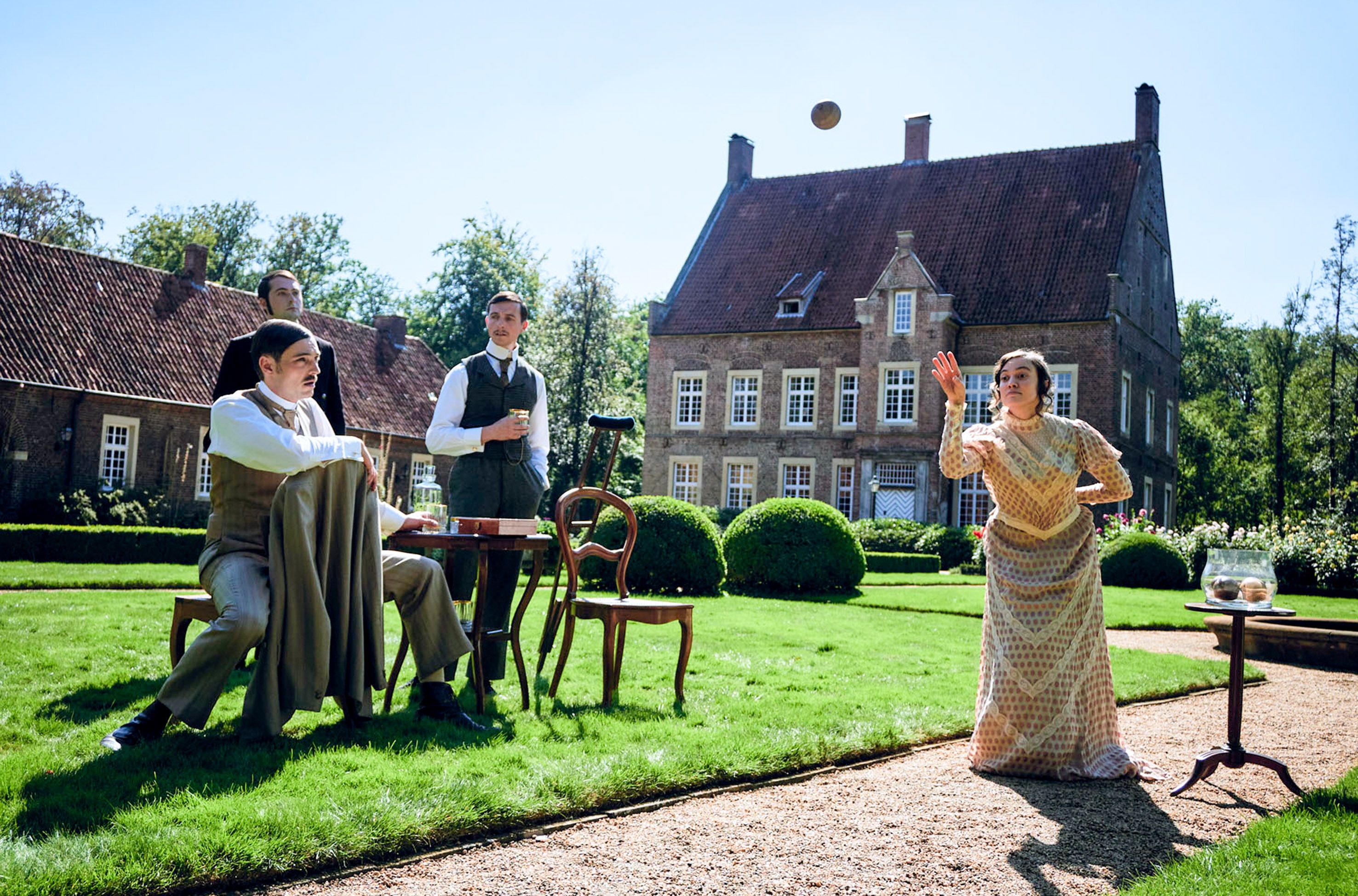 „Haus Kummerveldt“: In des Vaterlands Fresse – so gut ist die Serie auf Arte