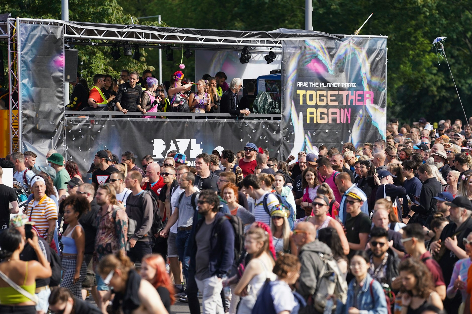 Bericht Rave the in Berlin vor der Absage