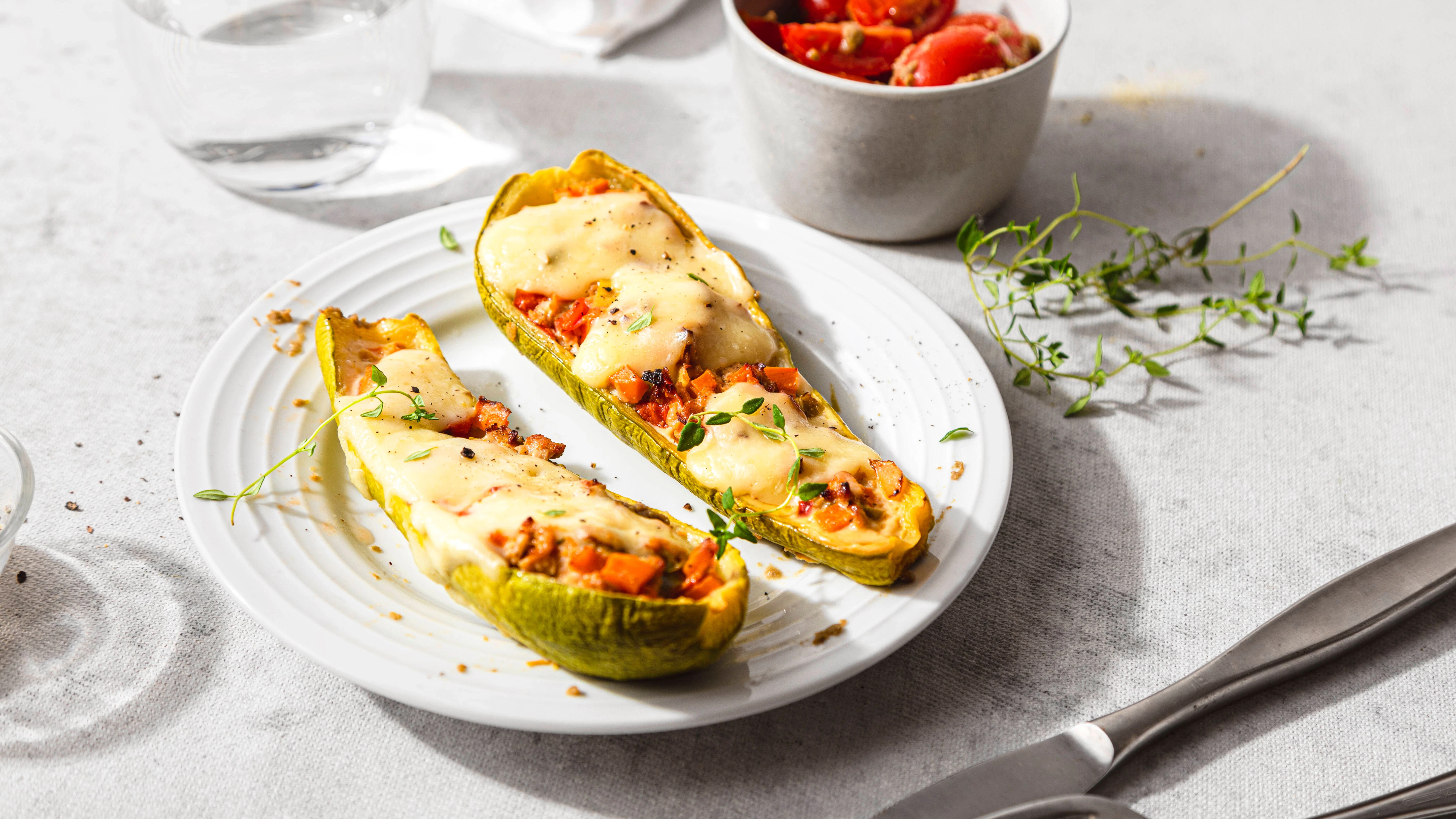 Die gefüllten Zucchini sind gesund und lecker.