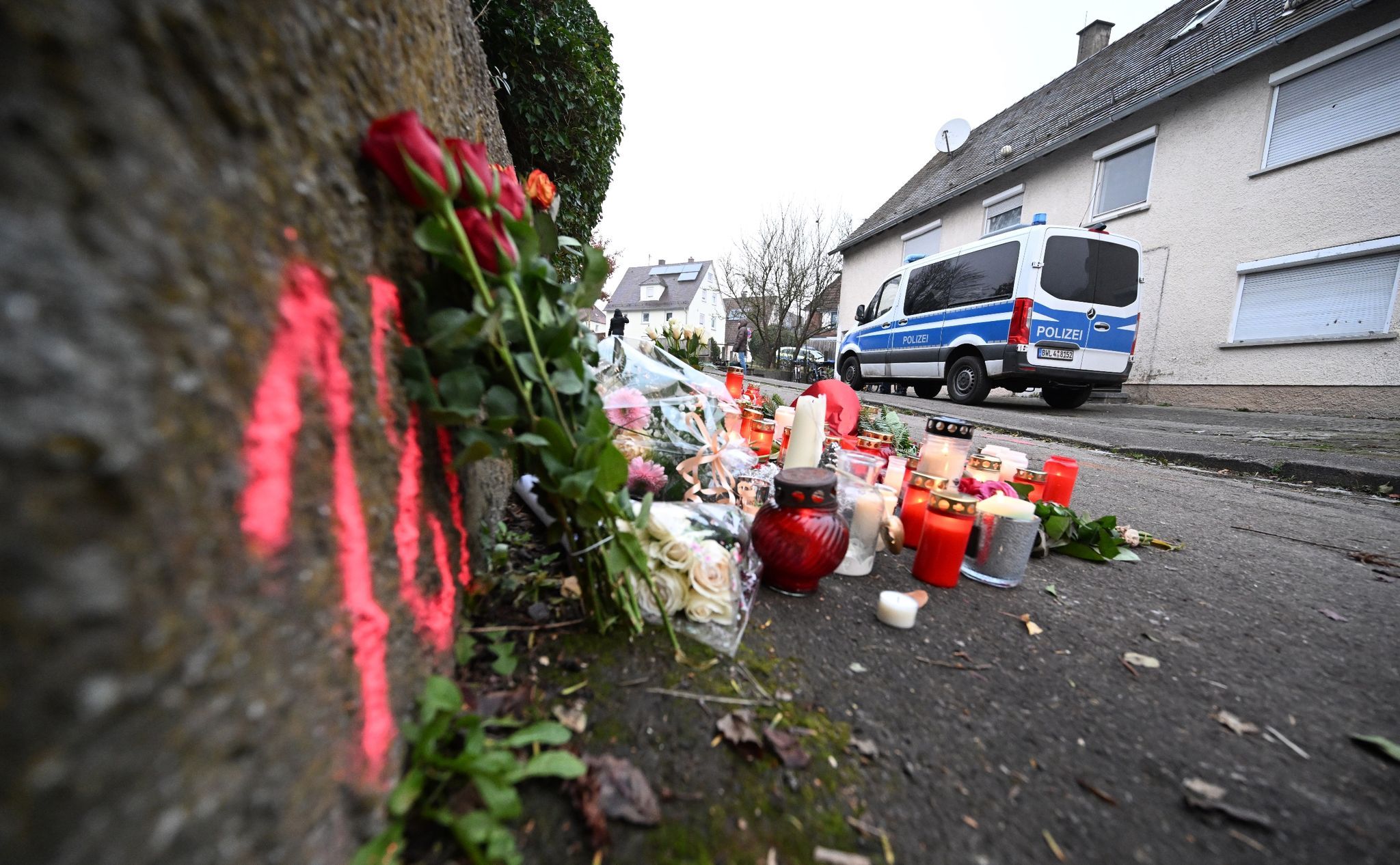 Mordprozess: Lebenslange Haft Für Tödlichen Messerangriff Von ...