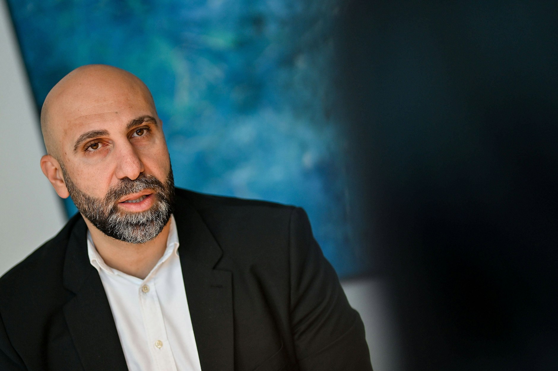 Die Humboldt-Universität hat seinen Abschluss bestätigt: Psychologe und Autor Ahmad Mansour.