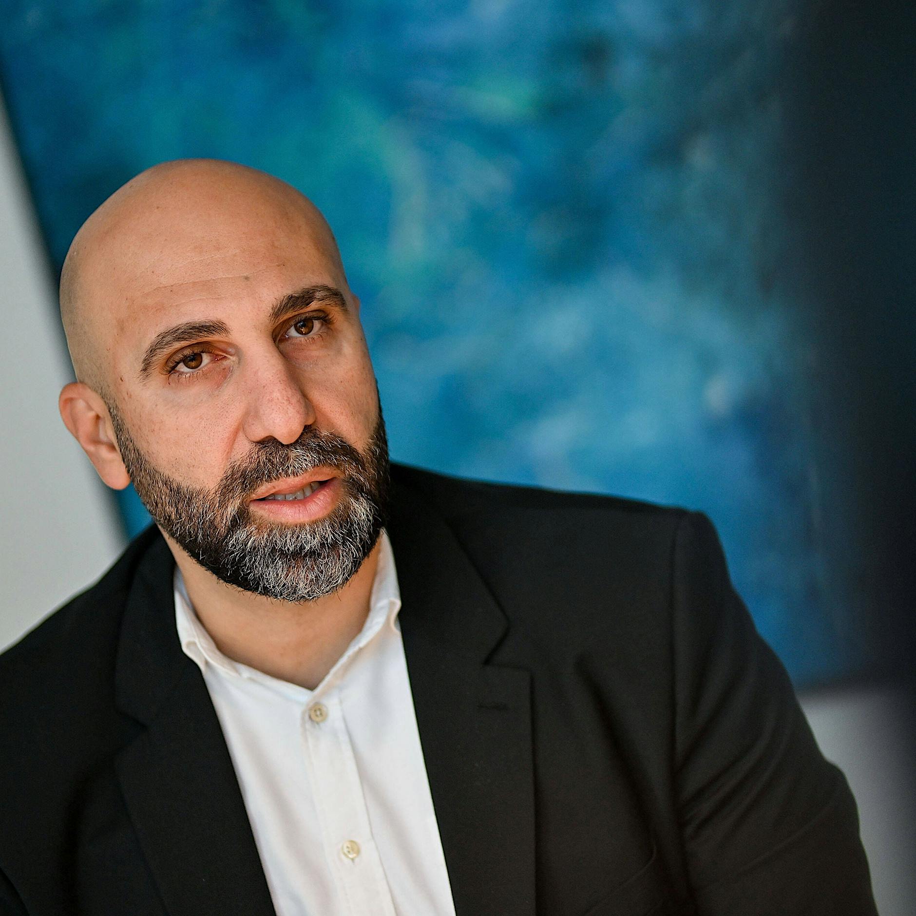 Ahmad Mansour zu Vorwürfen über falsche Vita: „Man wirft, bis etwas kleben bleibt“