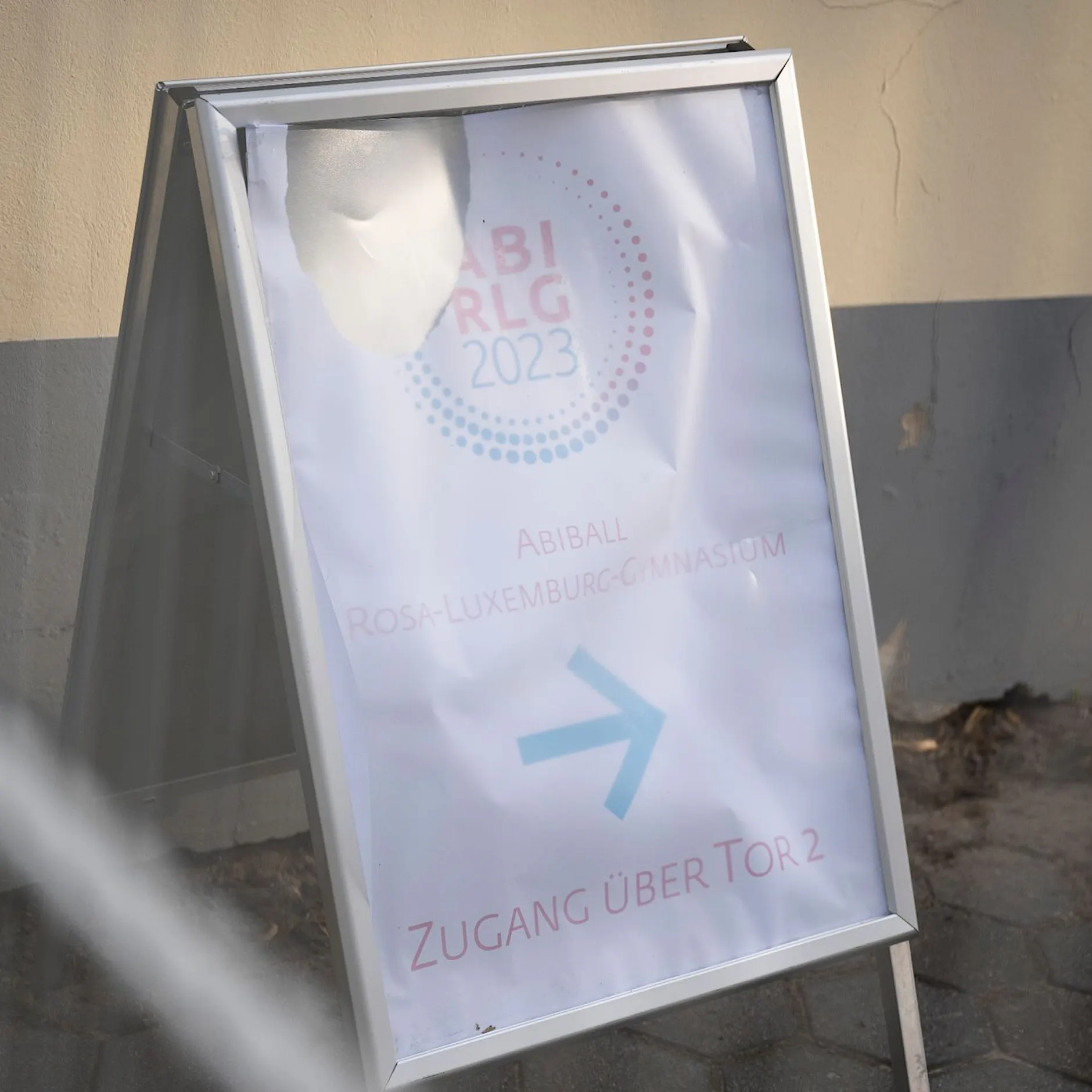 Abiturfeier endet tödlich - 17-Jährige stürzt in die Tiefe