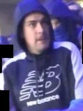 Die Berliner Polizei fahndet auch nach diesem Mann.