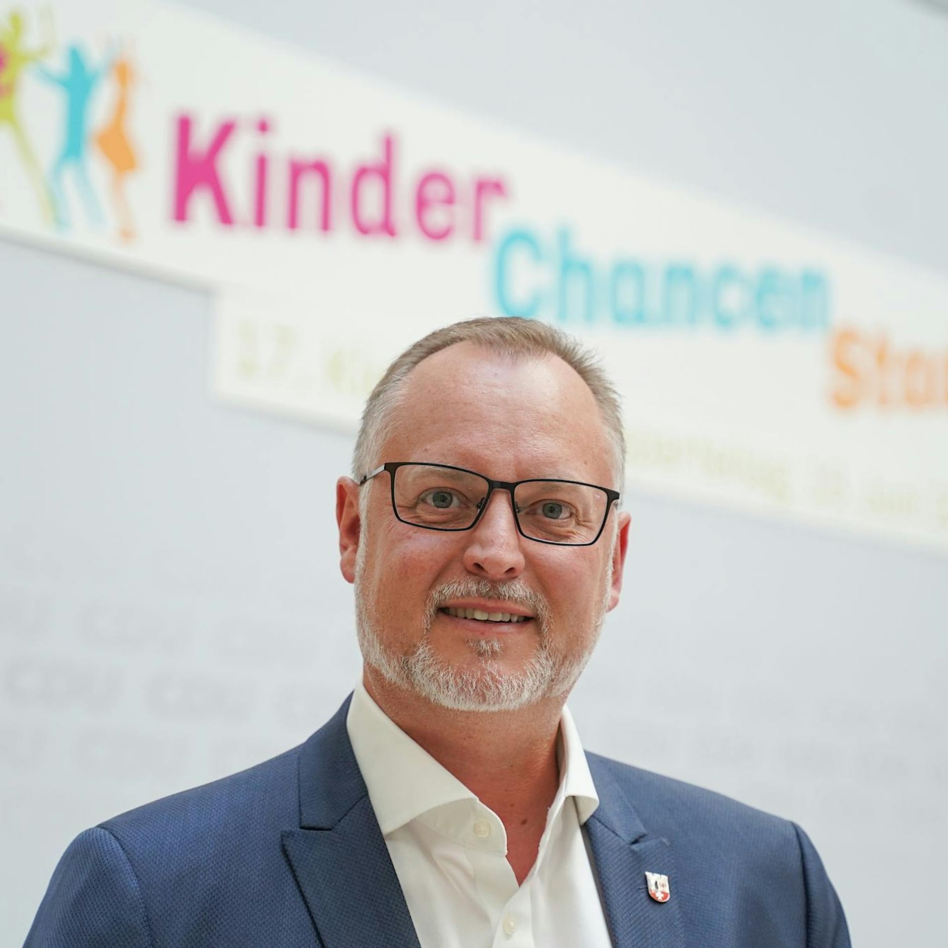 Berliner Jugendhilfe warnt vor Kollaps: Politiker trotz Protesten zurückhaltend