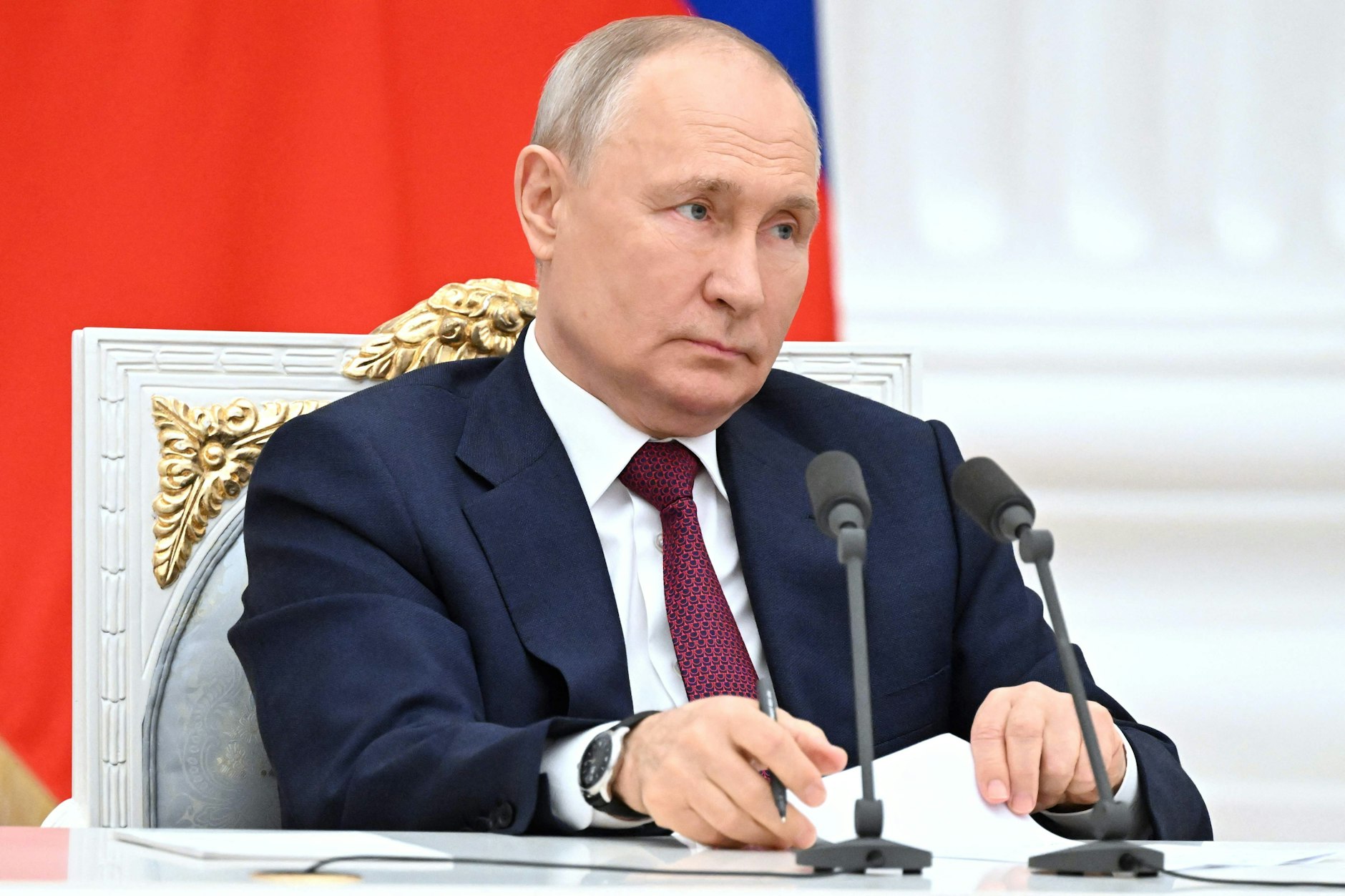 Der russische Präsident Wladimir Putin trifft sich am 4. Juli 2023 im Kreml in Moskau mit Absolventen der Russischen Präsidialakademie für Volkswirtschaft und öffentliche Verwaltung. (Symbolbild)
