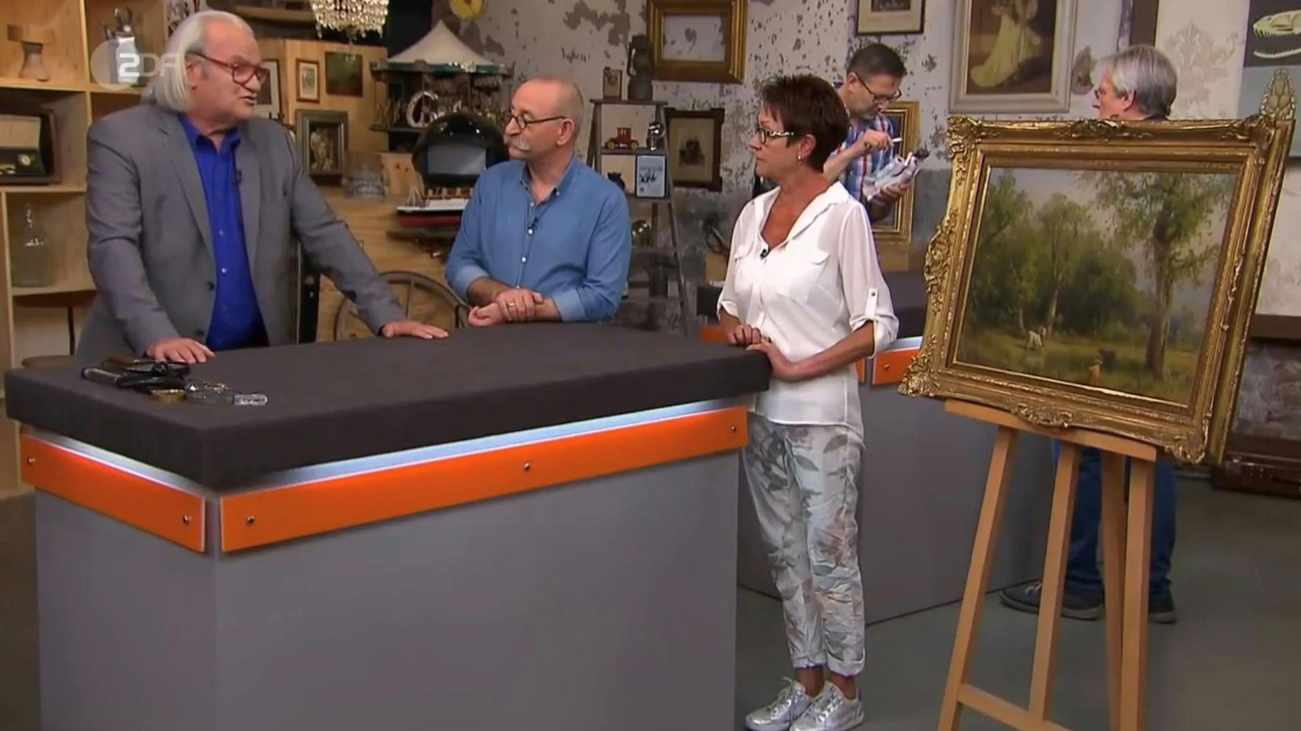 „Bares für Rares“-Experte Albert Maier erklärt das alte Ölgemälde.